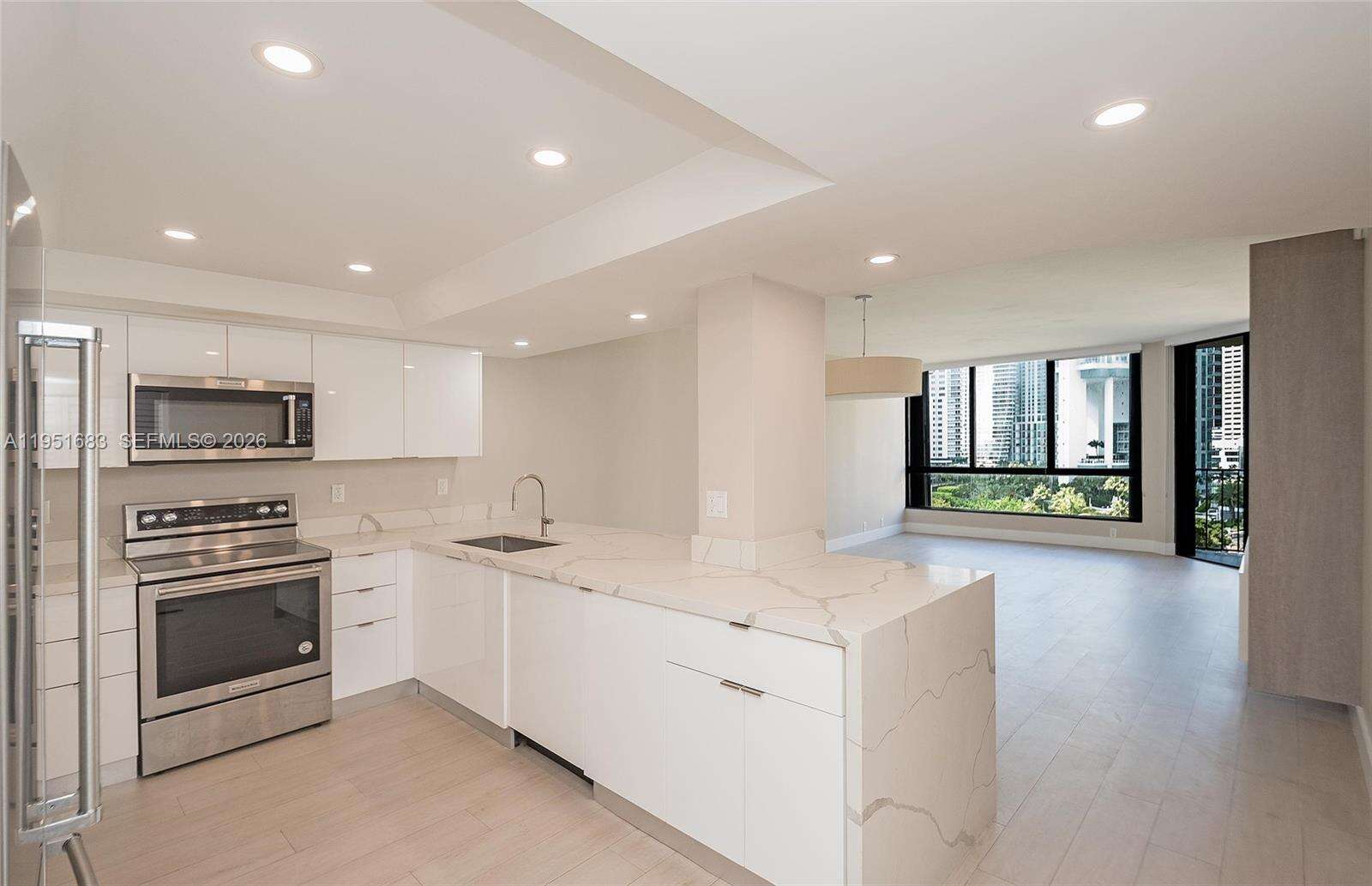Brickell Key 1 at 520 Brickell Key Dr, Miami, FL 33131 - For Sale photo 4