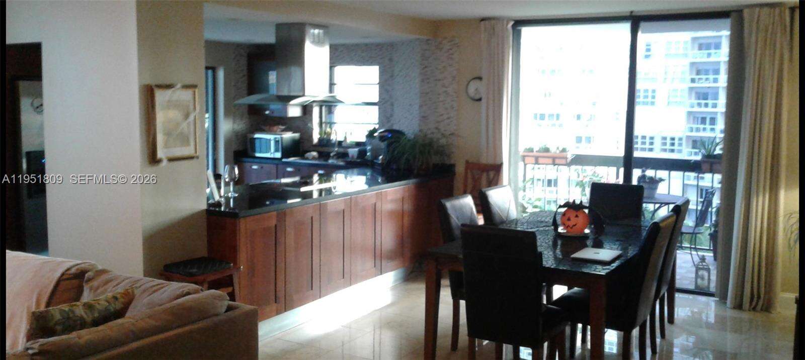 Brickell Bay Club at 2333 Brickell Ave, Miami, FL 33129 - For Sale photo 5