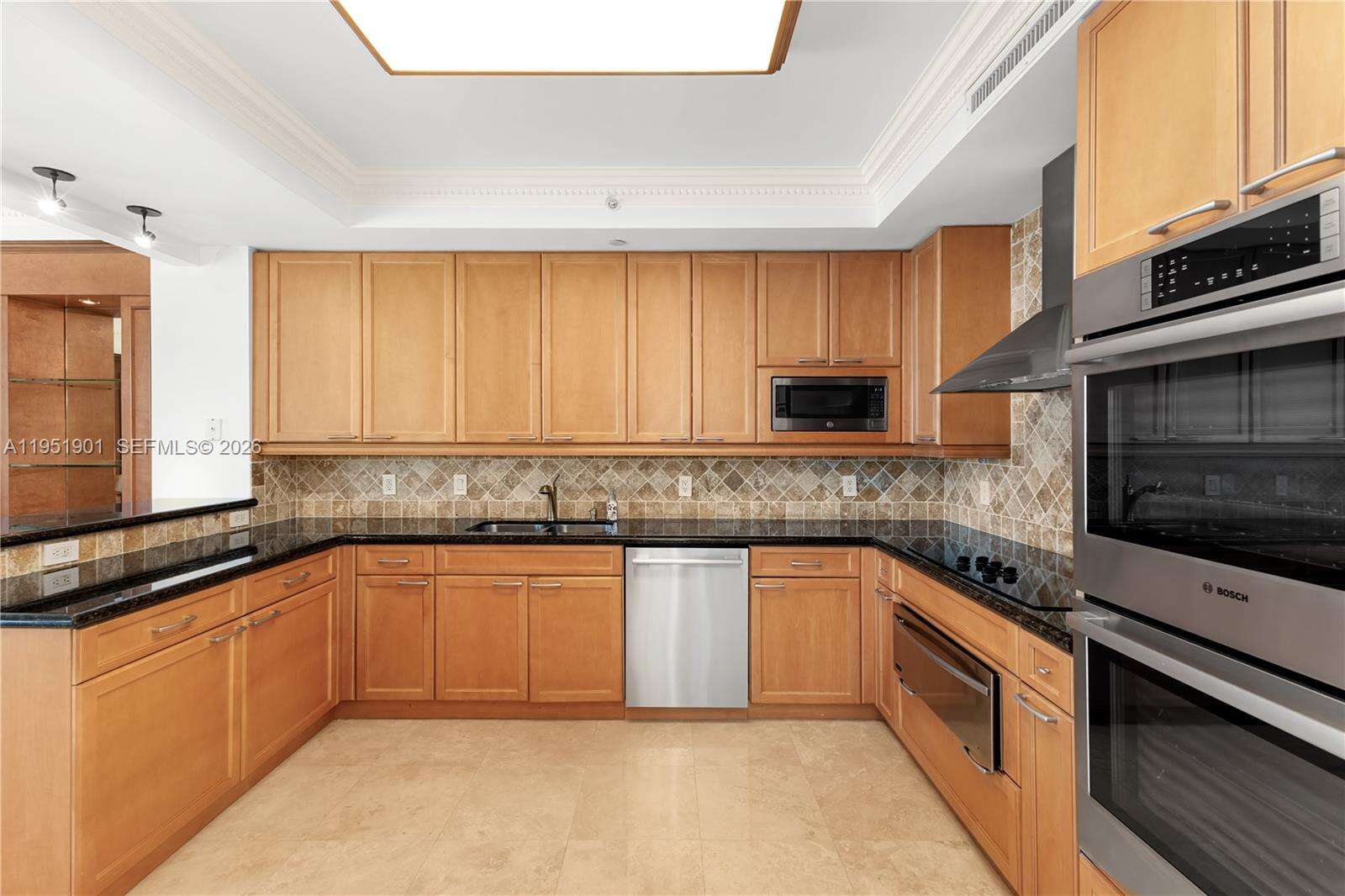 HAMPTONS SOUTH - 20201 Country Club Dr, Aventura, FL 33180 | Picture 12