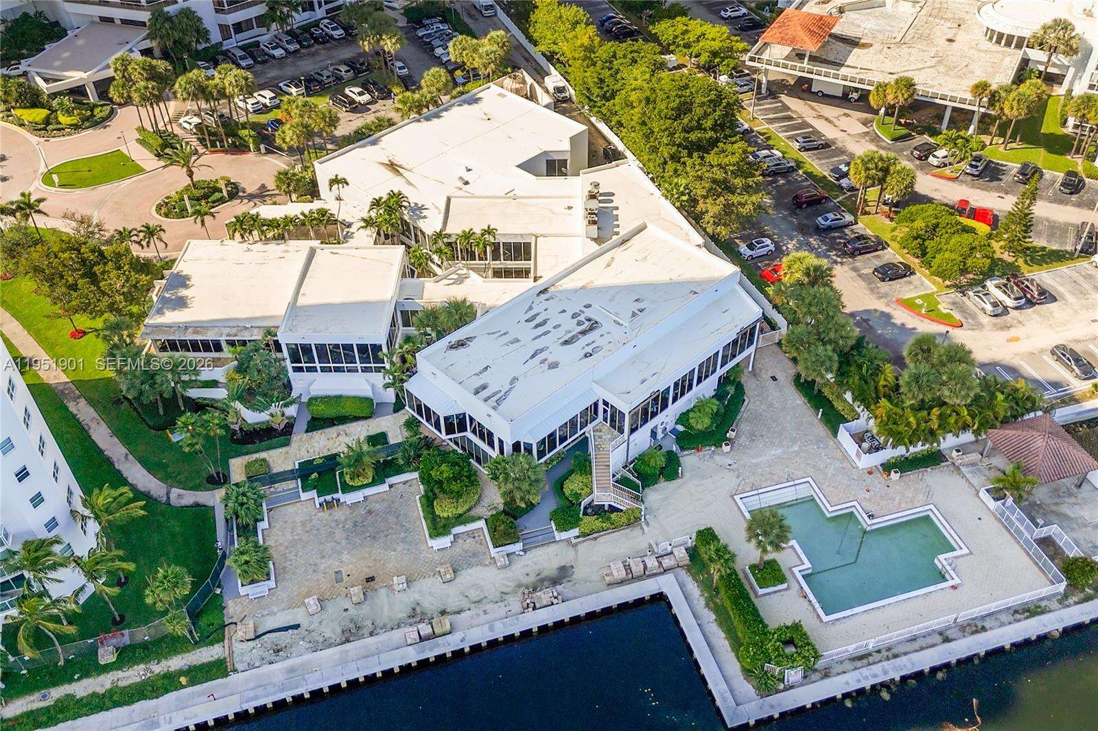 HAMPTONS SOUTH - 20201 Country Club Dr, Aventura, FL 33180 | Picture 29