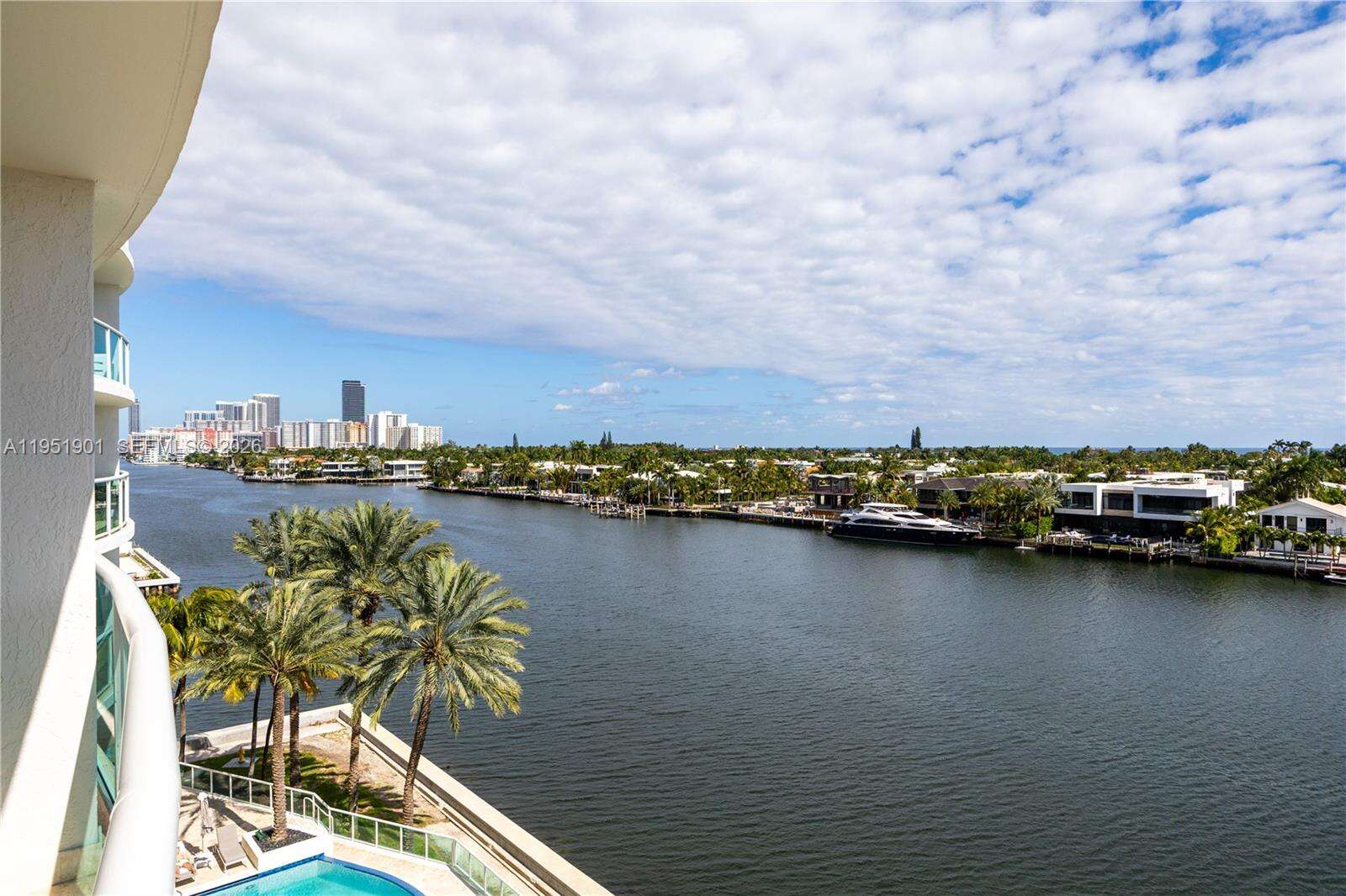 HAMPTONS SOUTH - 20201 Country Club Dr, Aventura, FL 33180 | Picture 4