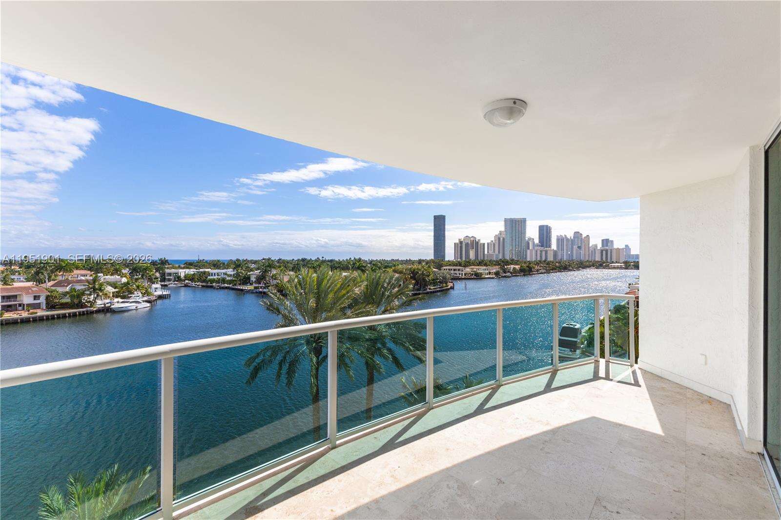 HAMPTONS SOUTH - 20201 Country Club Dr, Aventura, FL 33180 | Picture 5