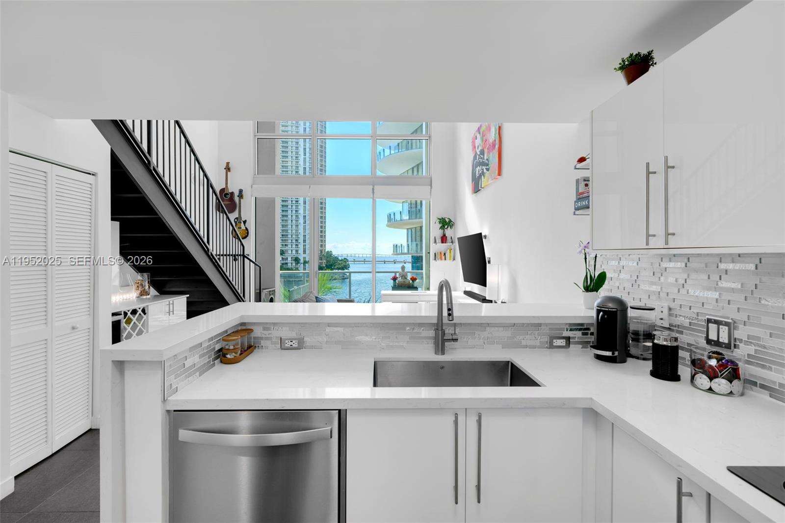 Met 1 at 300 Biscayne Blvd, Miami, FL 33131 - For Sale photo 12