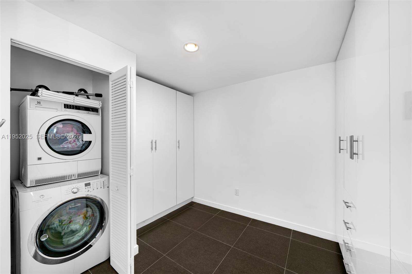 Met 1 at 300 Biscayne Blvd, Miami, FL 33131 - For Sale photo 24