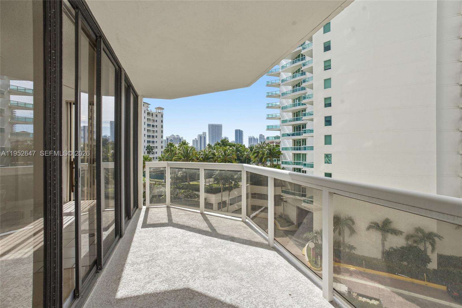 The Landmark at 20185 Country Club Dr, Aventura, FL 33180 - For Sale photo 11
