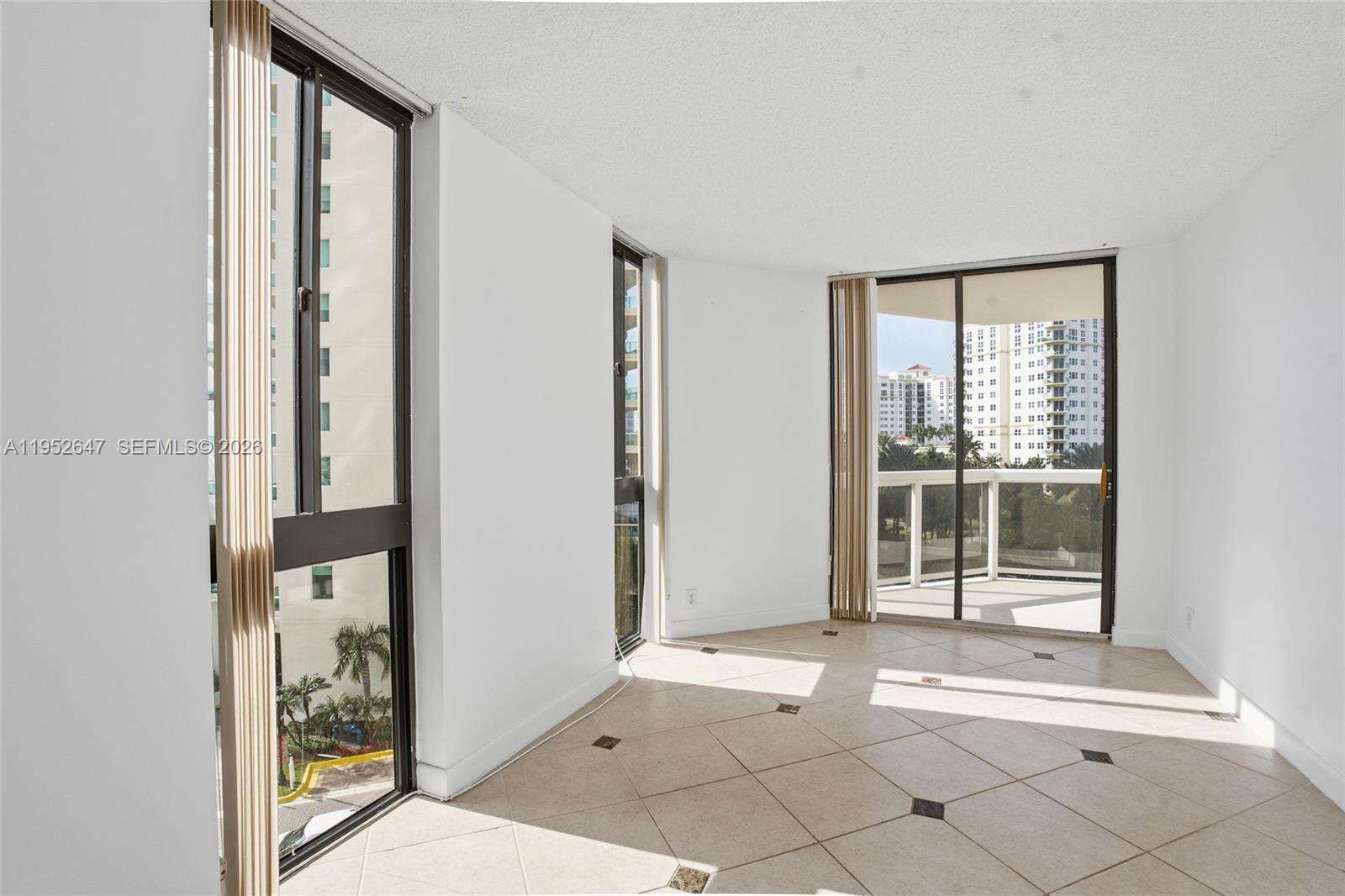The Landmark at 20185 Country Club Dr, Aventura, FL 33180 - For Sale photo 17