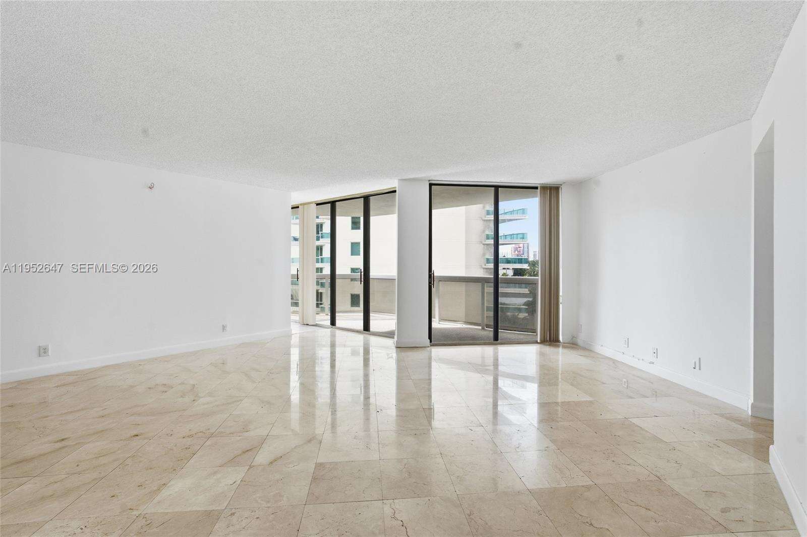 The Landmark at 20185 Country Club Dr, Aventura, FL 33180 - For Sale photo 3