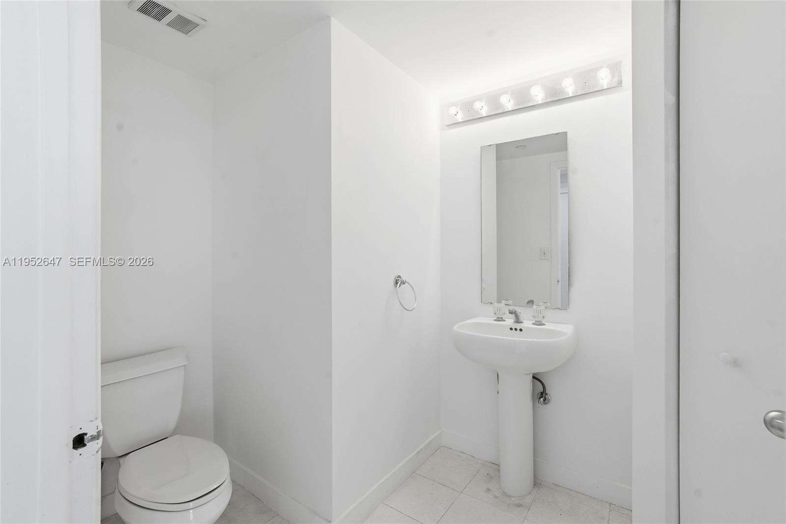 The Landmark at 20185 Country Club Dr, Aventura, FL 33180 - For Sale photo 21
