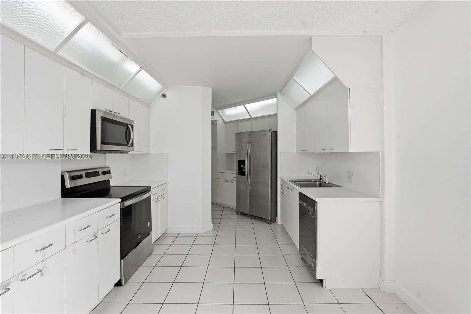 The Landmark at 20185 Country Club Dr, Aventura, FL 33180 - For Sale photo 10