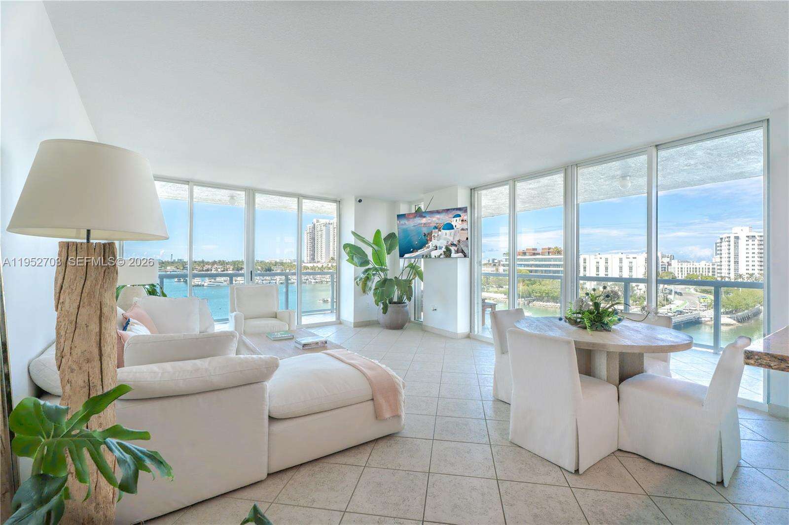 THE GRAND VENETIAN - 10 Venetian Way, Miami Beach, FL 33139 | Picture 1