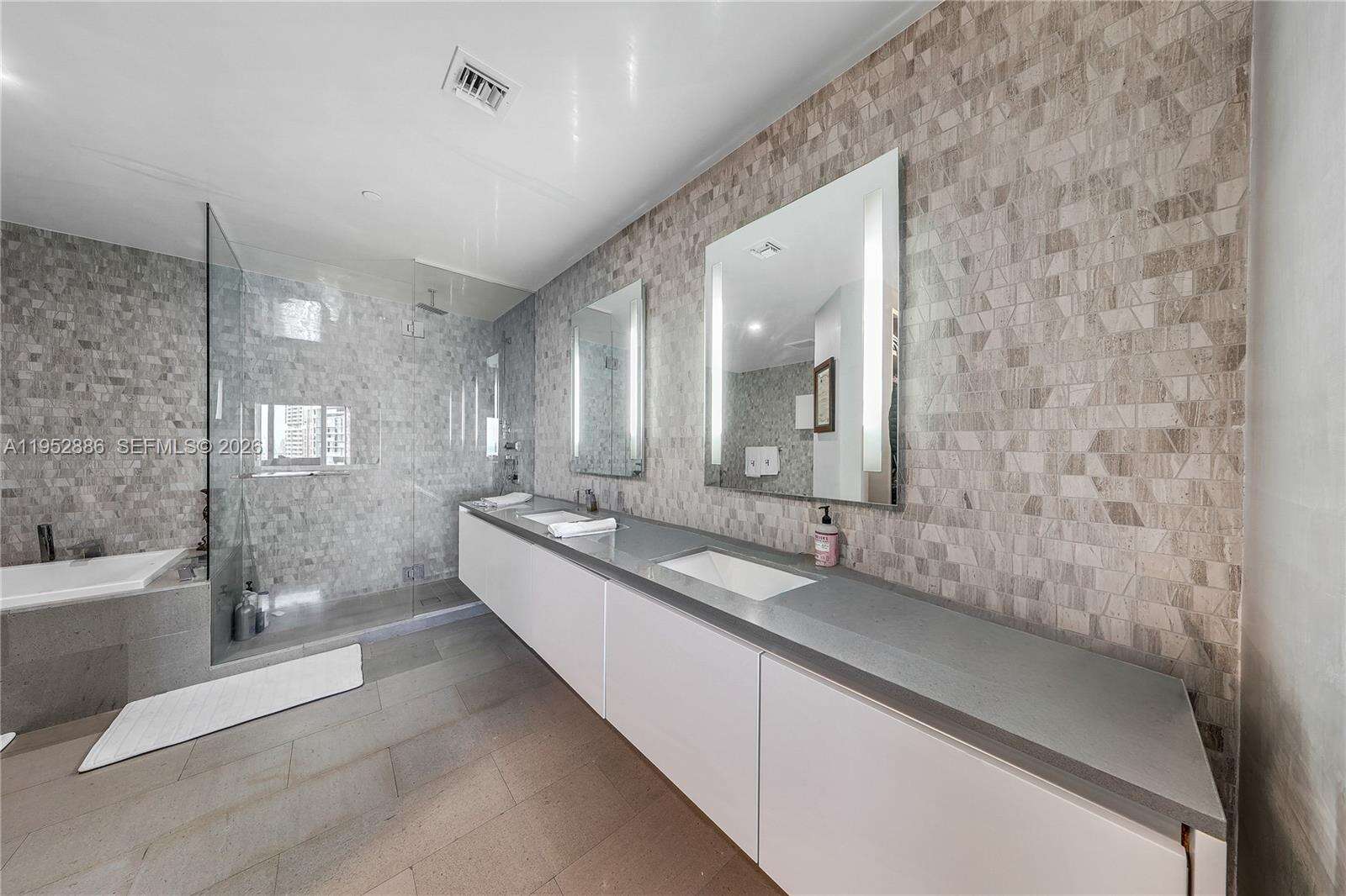 REACH - 68 6 St, Miami, FL 33131 | Picture 10