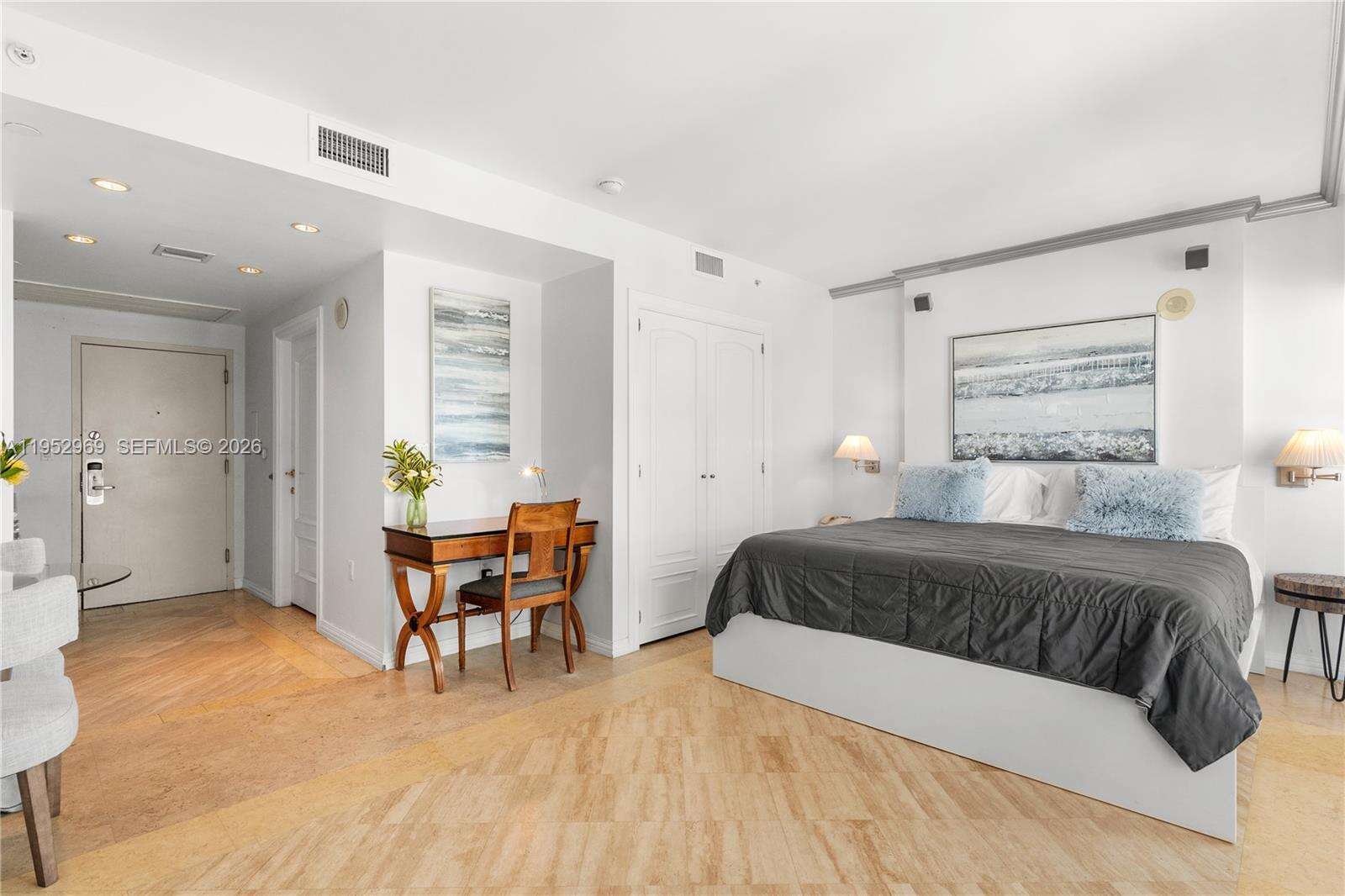 Hilton Bentley at 101 Ocean Dr, Miami Beach, FL 33139 - For Sale photo 2