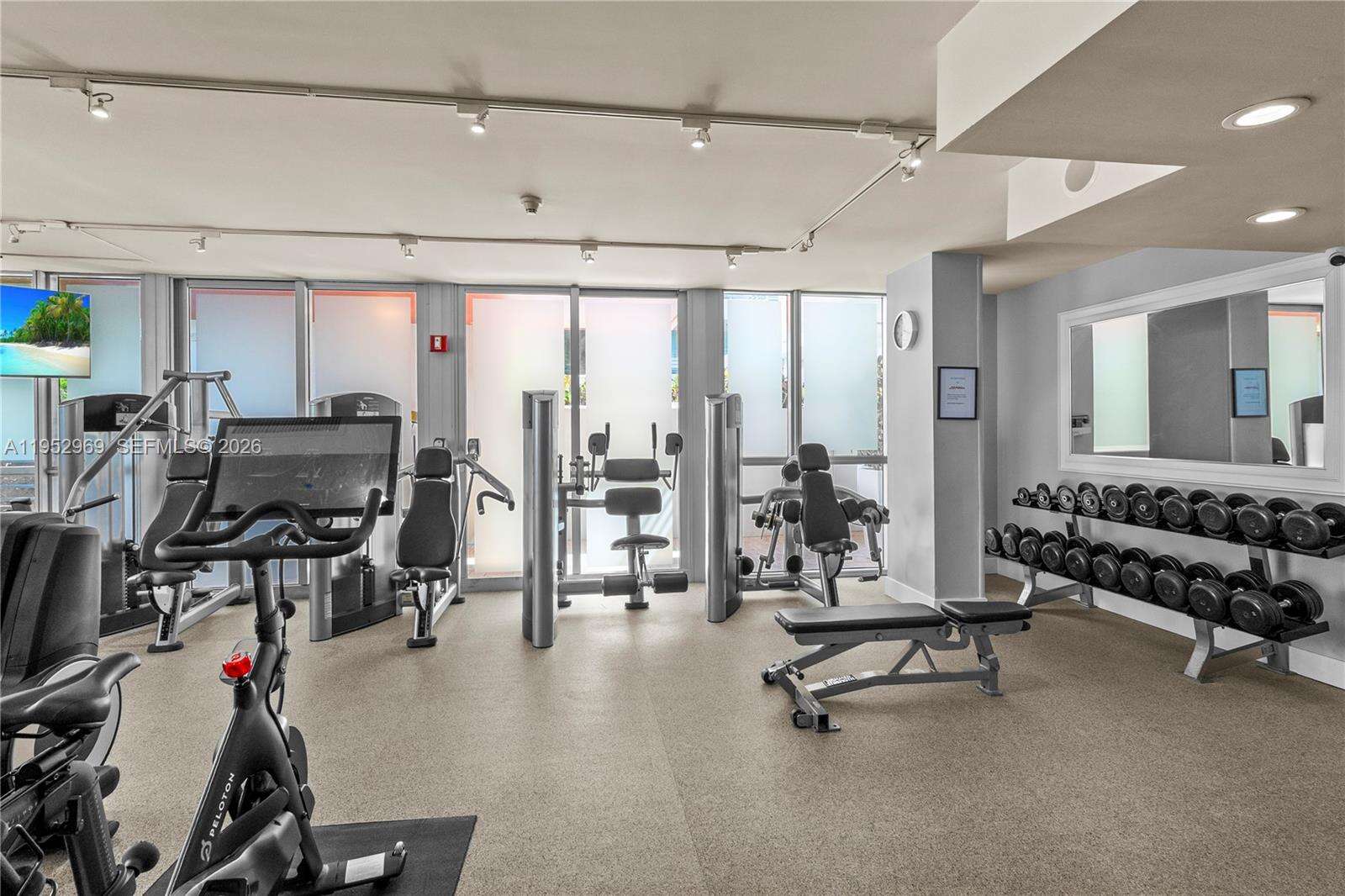 Hilton Bentley at 101 Ocean Dr, Miami Beach, FL 33139 - For Sale photo 22