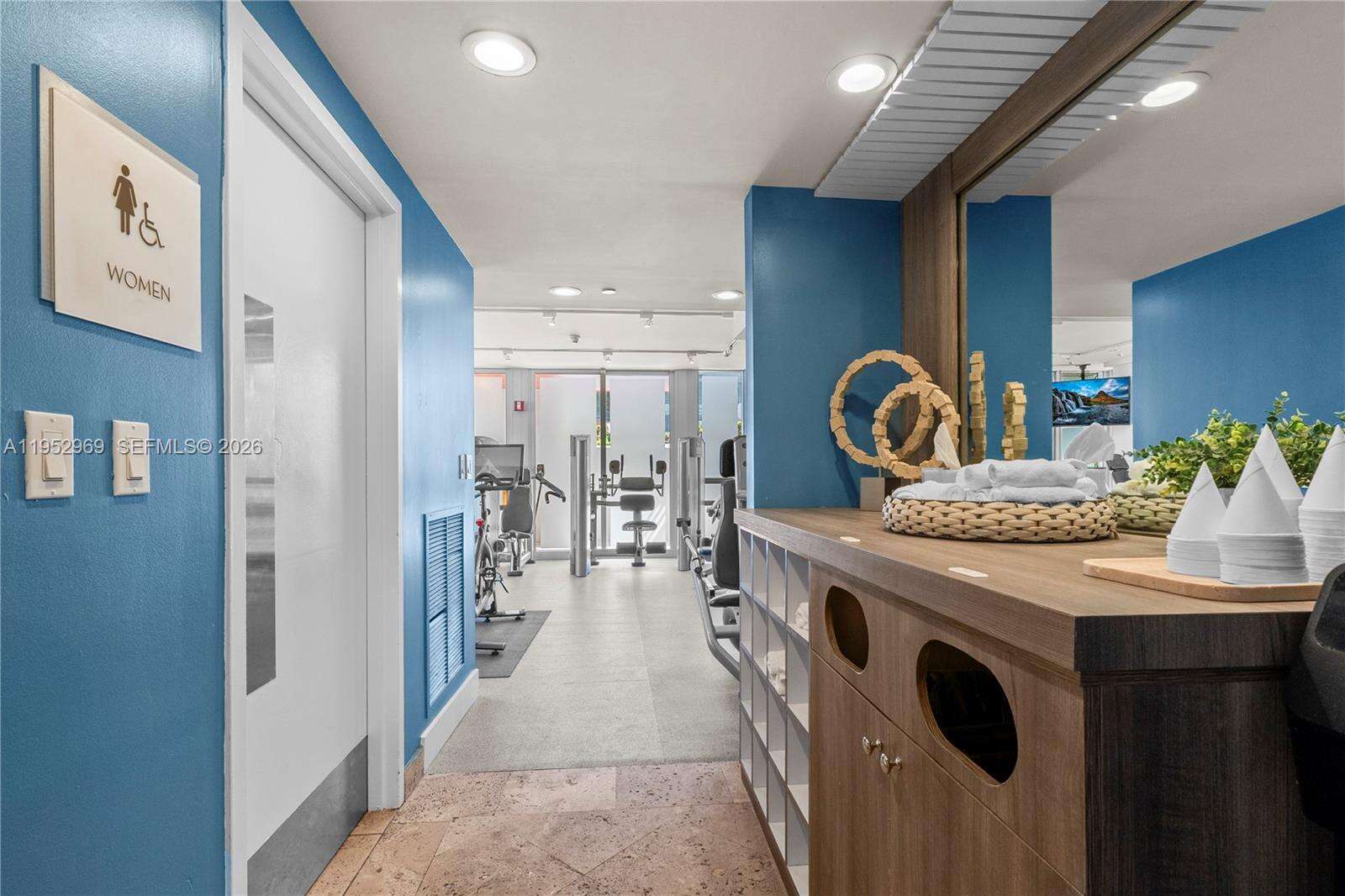 Hilton Bentley at 101 Ocean Dr, Miami Beach, FL 33139 - For Sale photo 23