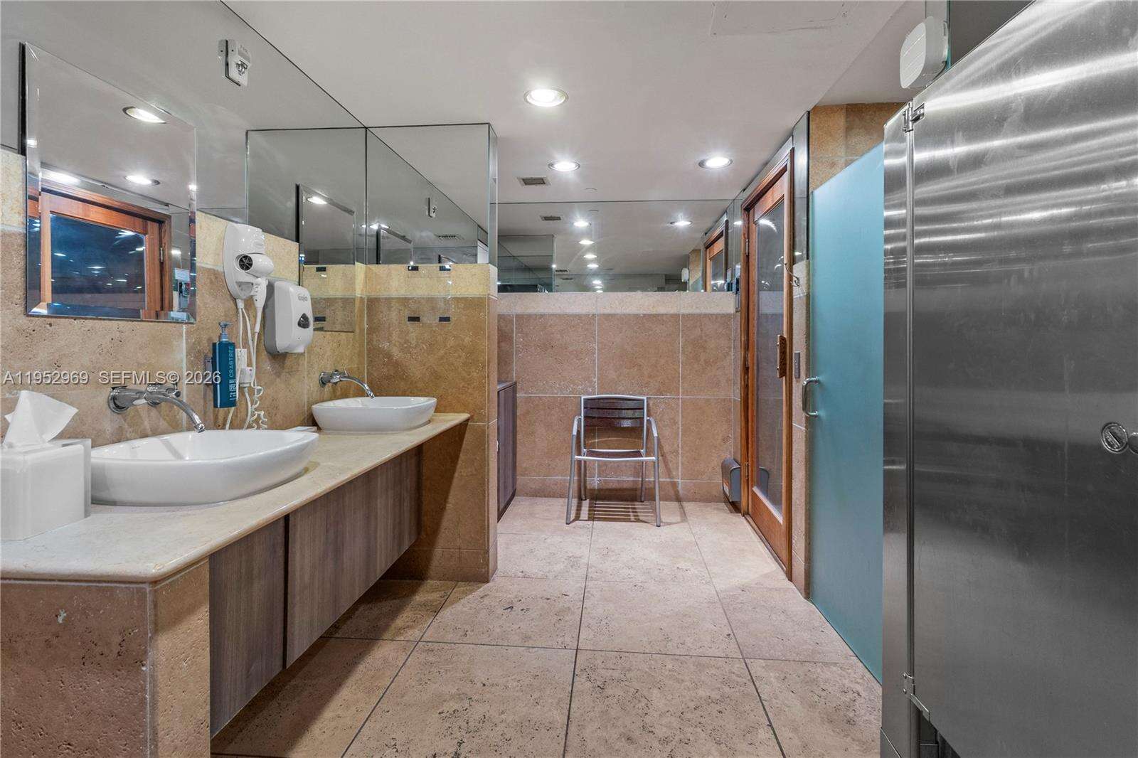 Hilton Bentley at 101 Ocean Dr, Miami Beach, FL 33139 - For Sale photo 24