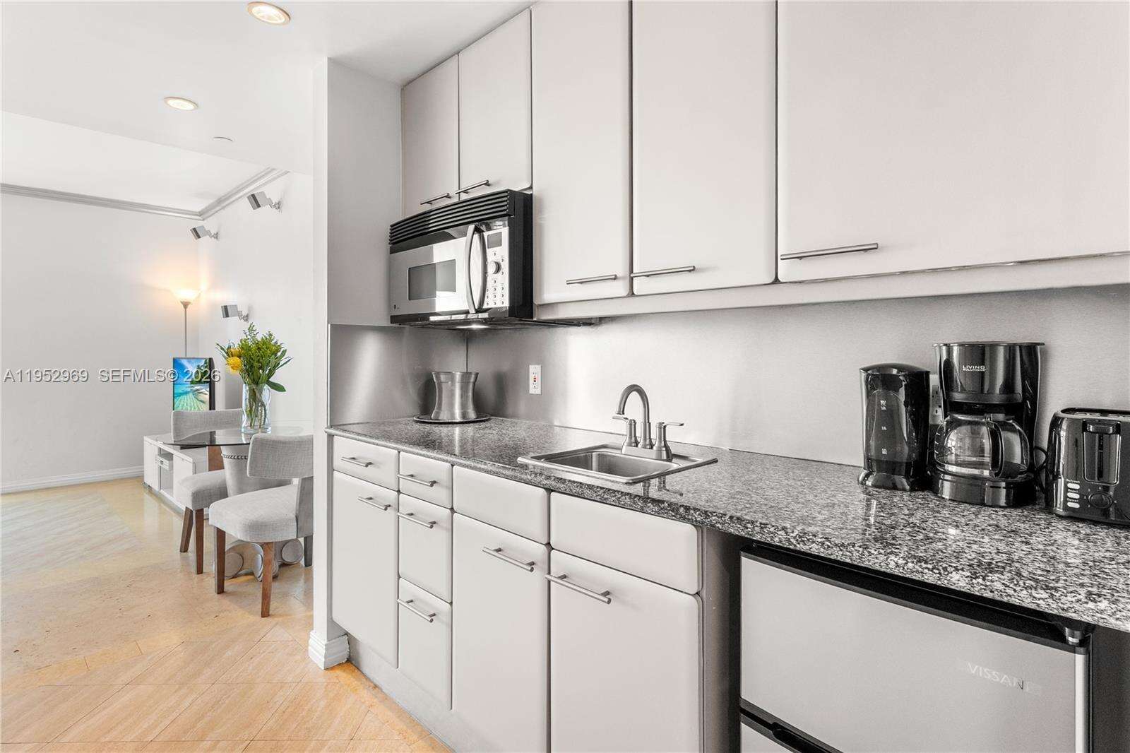 Hilton Bentley at 101 Ocean Dr, Miami Beach, FL 33139 - For Sale photo 5