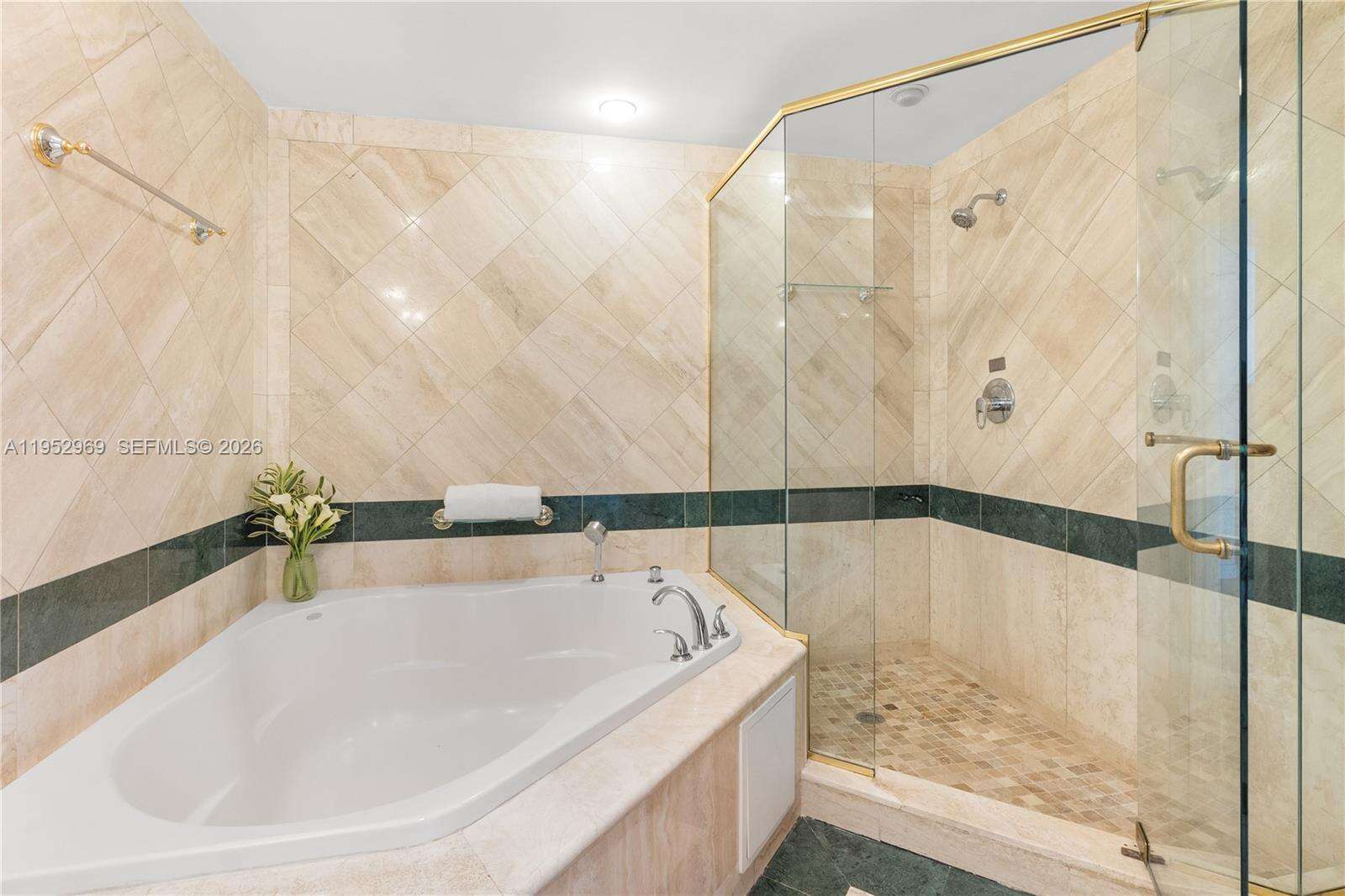 Hilton Bentley at 101 Ocean Dr, Miami Beach, FL 33139 - For Sale photo 9