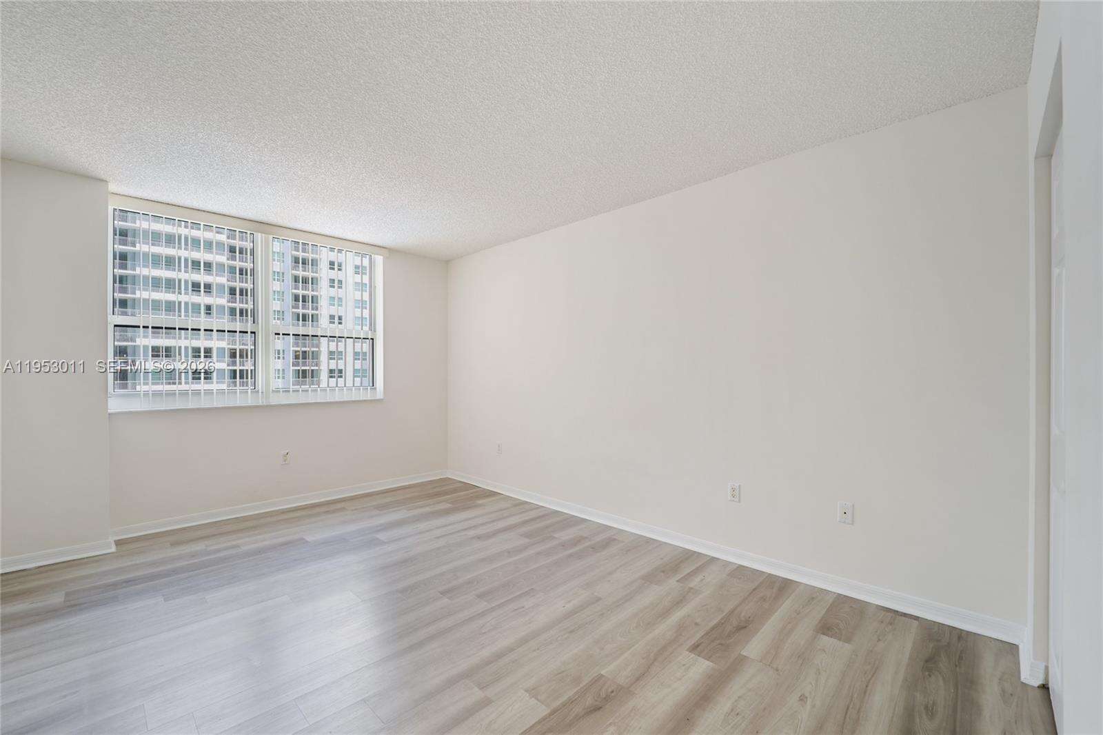 The Mark On Brickell at 1155 Brickell Bay Dr, Miami, FL 33131 - For Sale photo 12