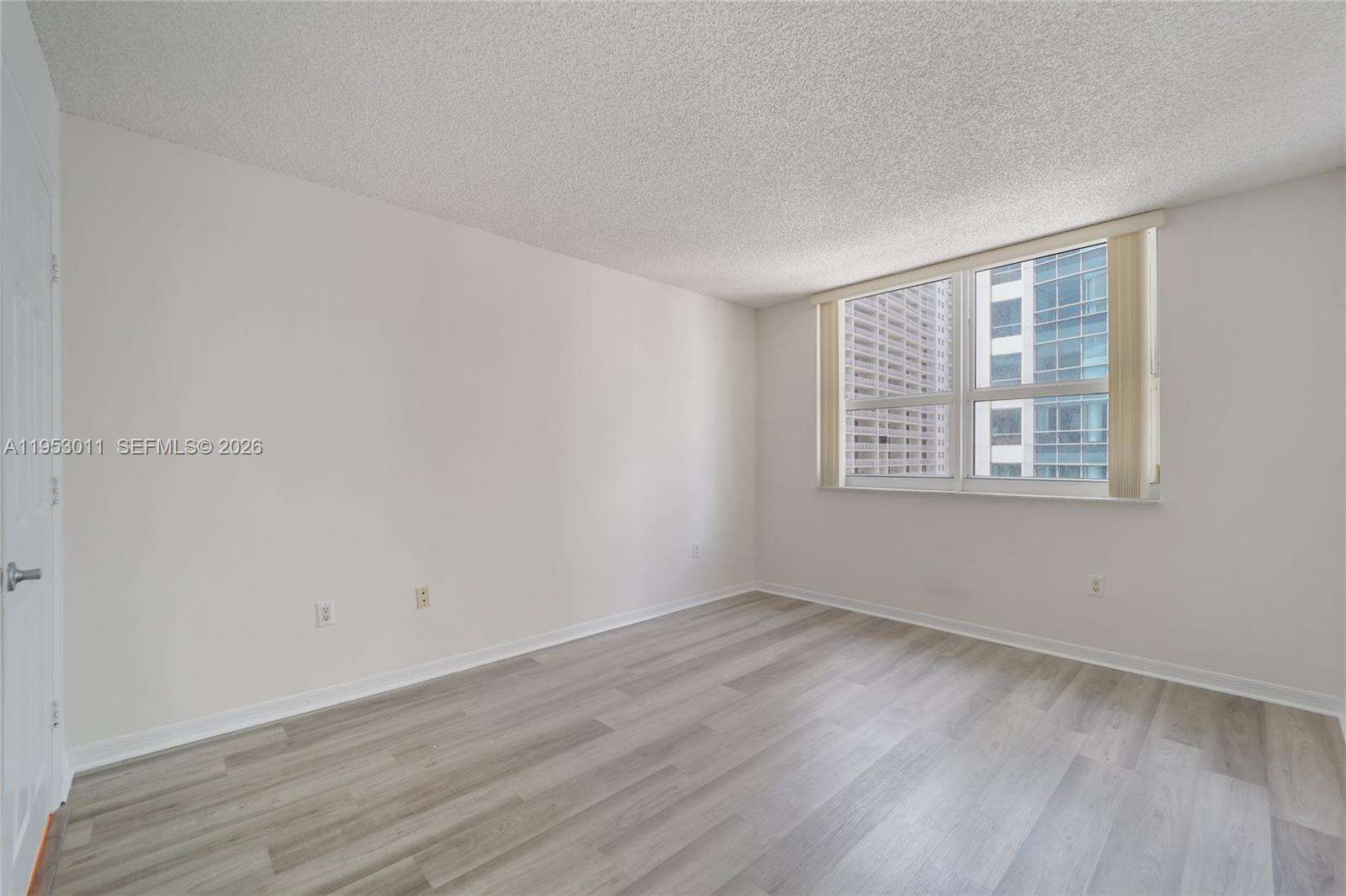 The Mark On Brickell at 1155 Brickell Bay Dr, Miami, FL 33131 - For Sale photo 13