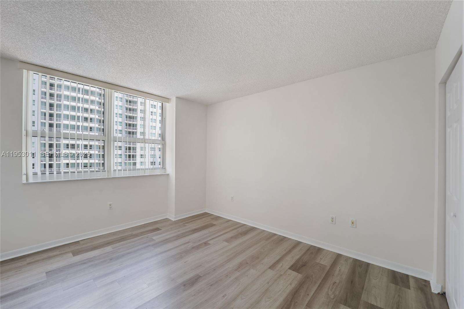The Mark On Brickell at 1155 Brickell Bay Dr, Miami, FL 33131 - For Sale photo 7