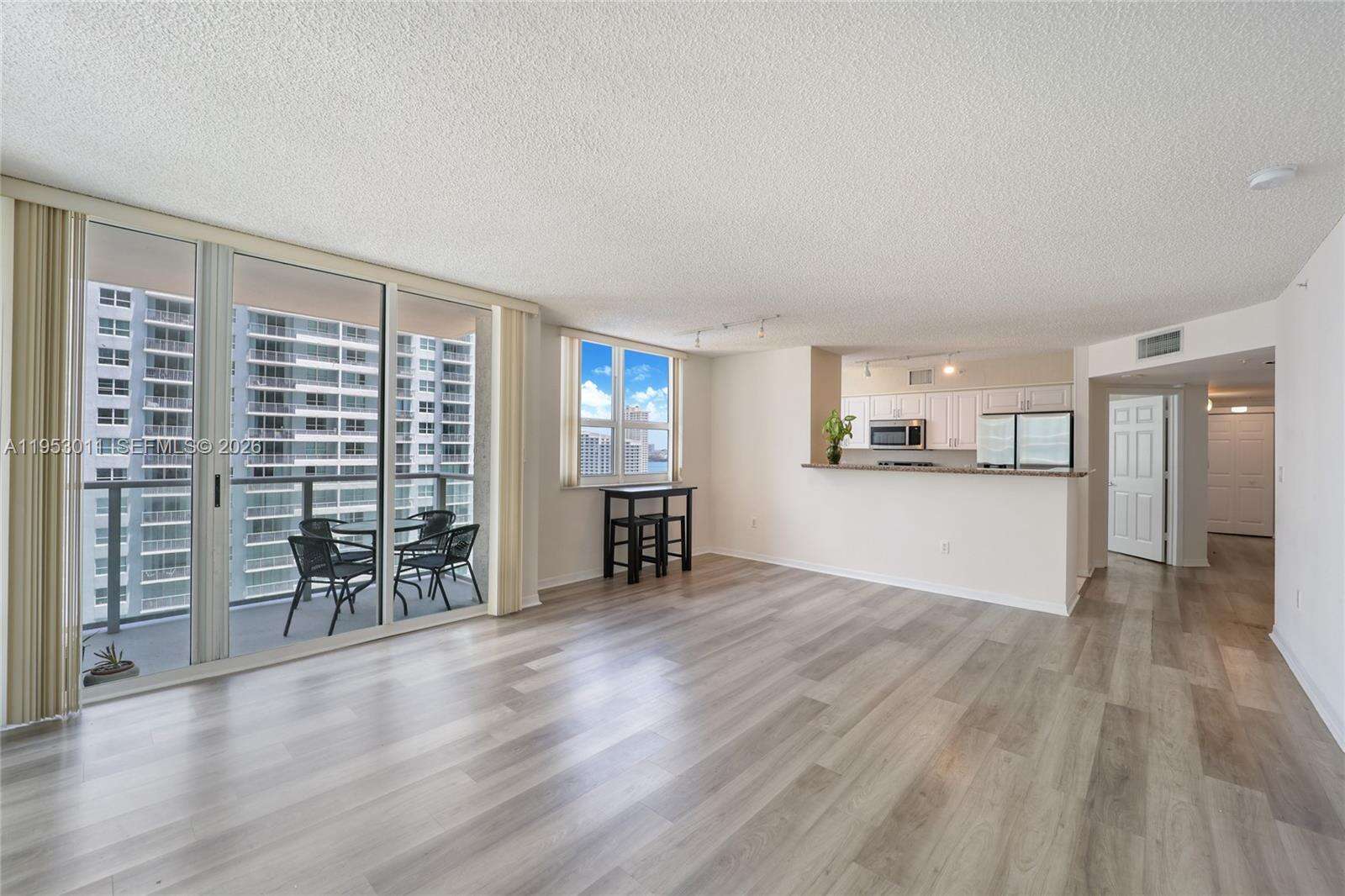The Mark On Brickell at 1155 Brickell Bay Dr, Miami, FL 33131 - For Sale photo 10