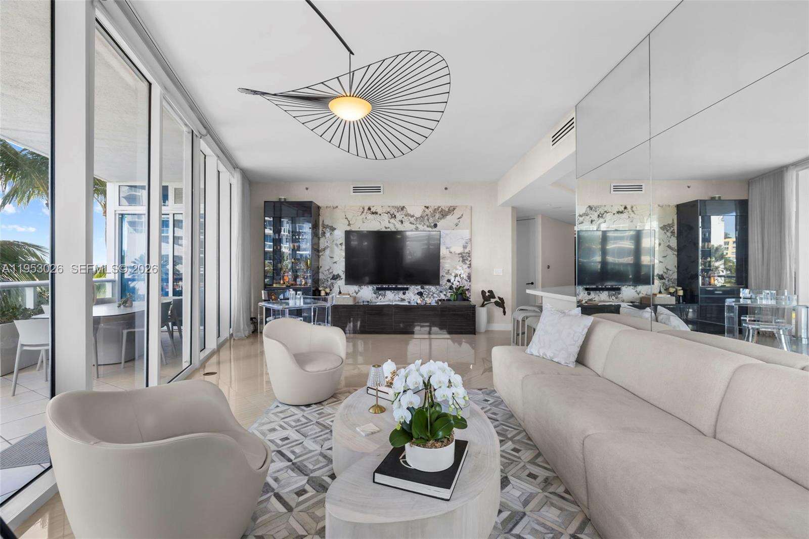 CONTINUUM ON SOUTH BEACH CONDO THE SOUTH TOWER - 100 Pointe Dr, Miami Beach, FL 33139 | Picture 11