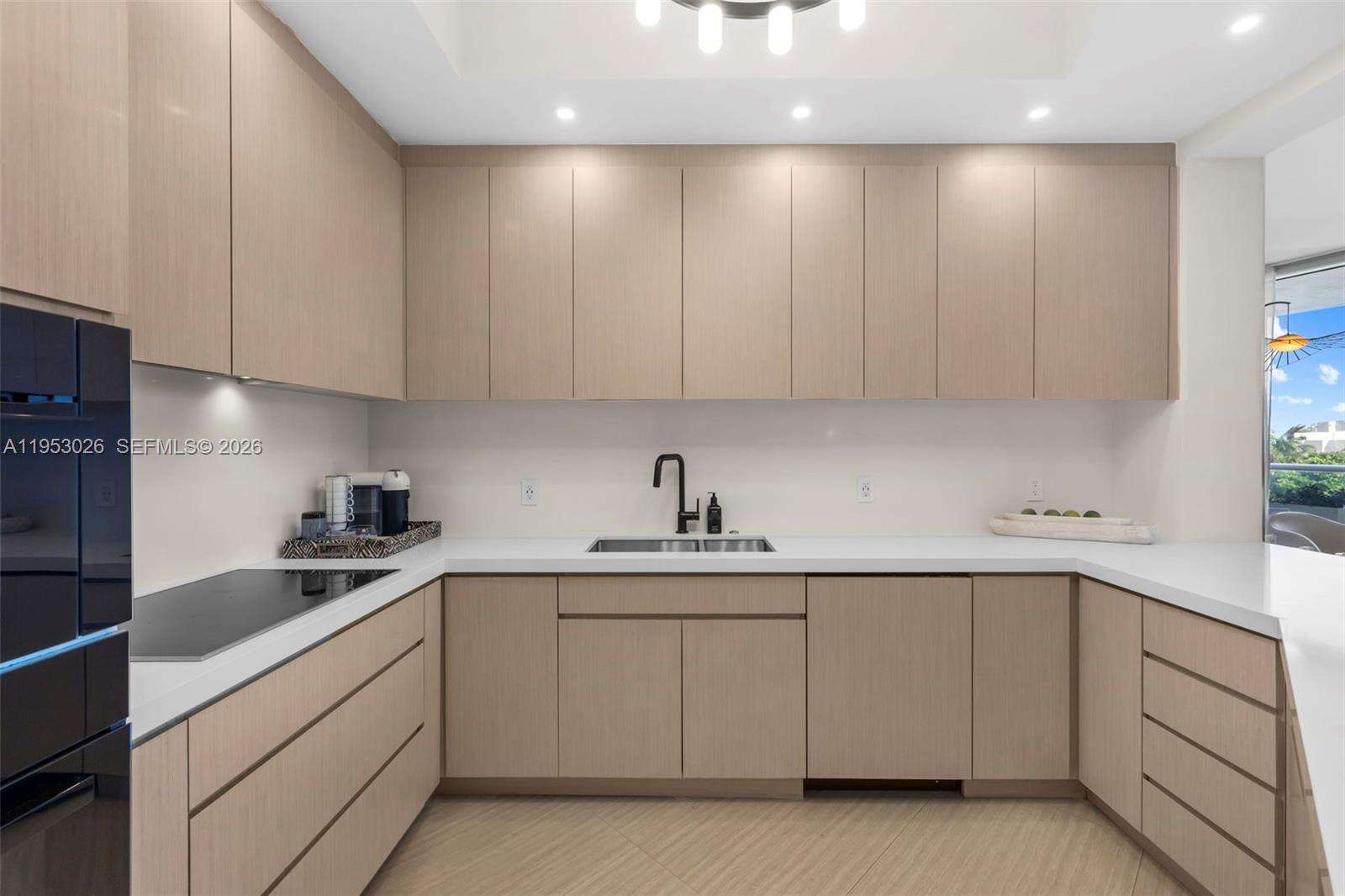 CONTINUUM ON SOUTH BEACH CONDO THE SOUTH TOWER - 100 Pointe Dr, Miami Beach, FL 33139 | Picture 14