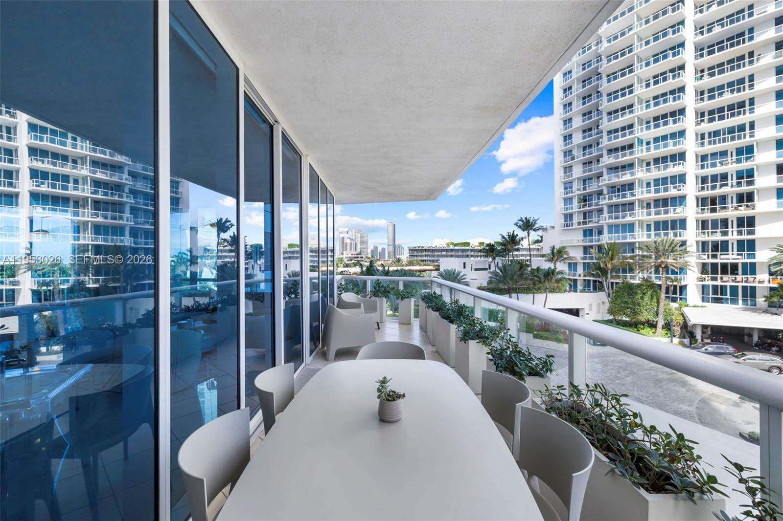 CONTINUUM ON SOUTH BEACH CONDO THE SOUTH TOWER - 100 Pointe Dr, Miami Beach, FL 33139 | Picture 25