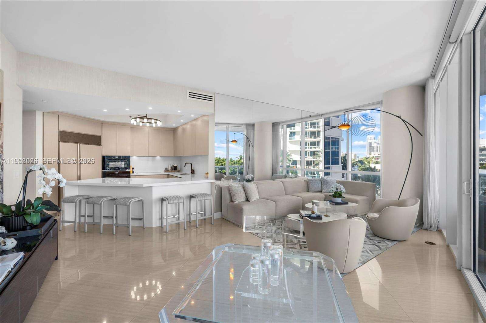 CONTINUUM ON SOUTH BEACH CONDO THE SOUTH TOWER - 100 Pointe Dr, Miami Beach, FL 33139 | Picture 5