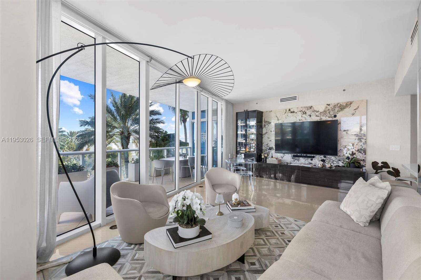 CONTINUUM ON SOUTH BEACH CONDO THE SOUTH TOWER - 100 Pointe Dr, Miami Beach, FL 33139 | Picture 10