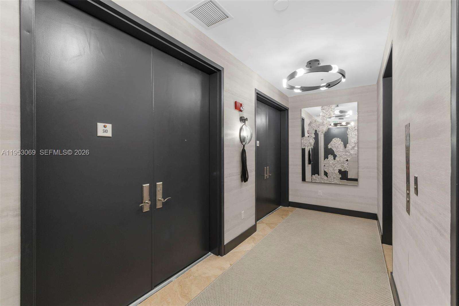 CONTINUUM ON SOUTH BEACH CONDO THE SOUTH TOWER - 100 Pointe Dr, Miami Beach, FL 33139 | Picture 3