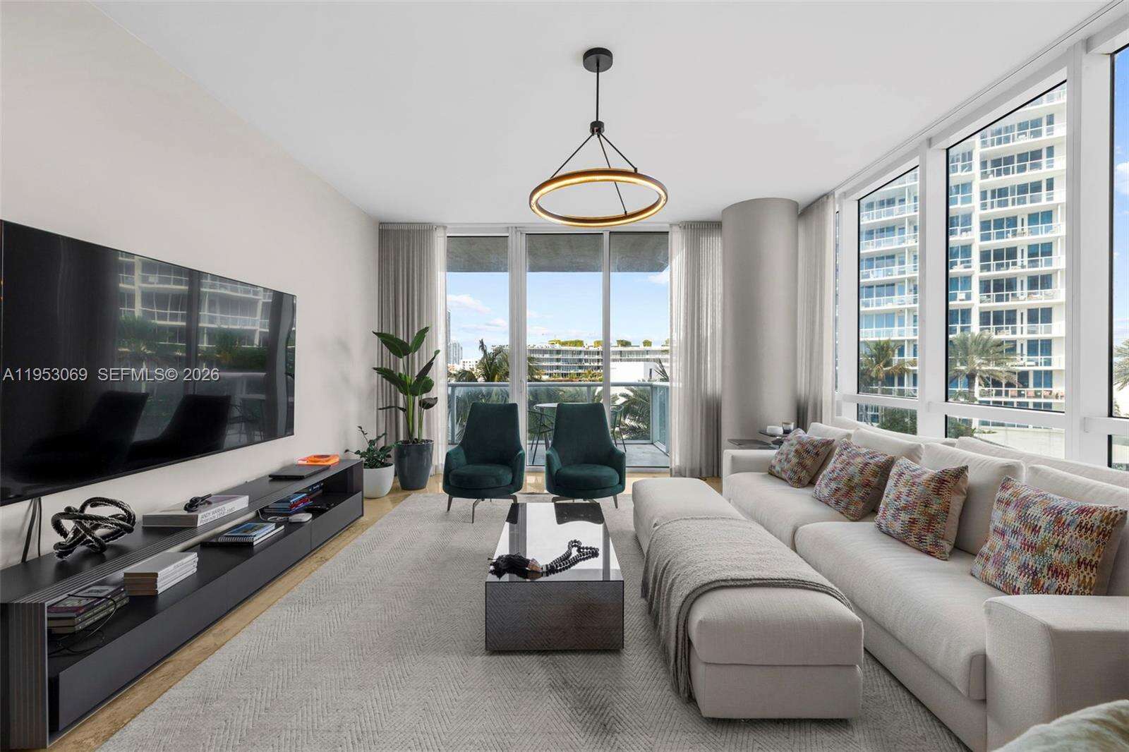 CONTINUUM ON SOUTH BEACH CONDO THE SOUTH TOWER - 100 Pointe Dr, Miami Beach, FL 33139 | Picture 8