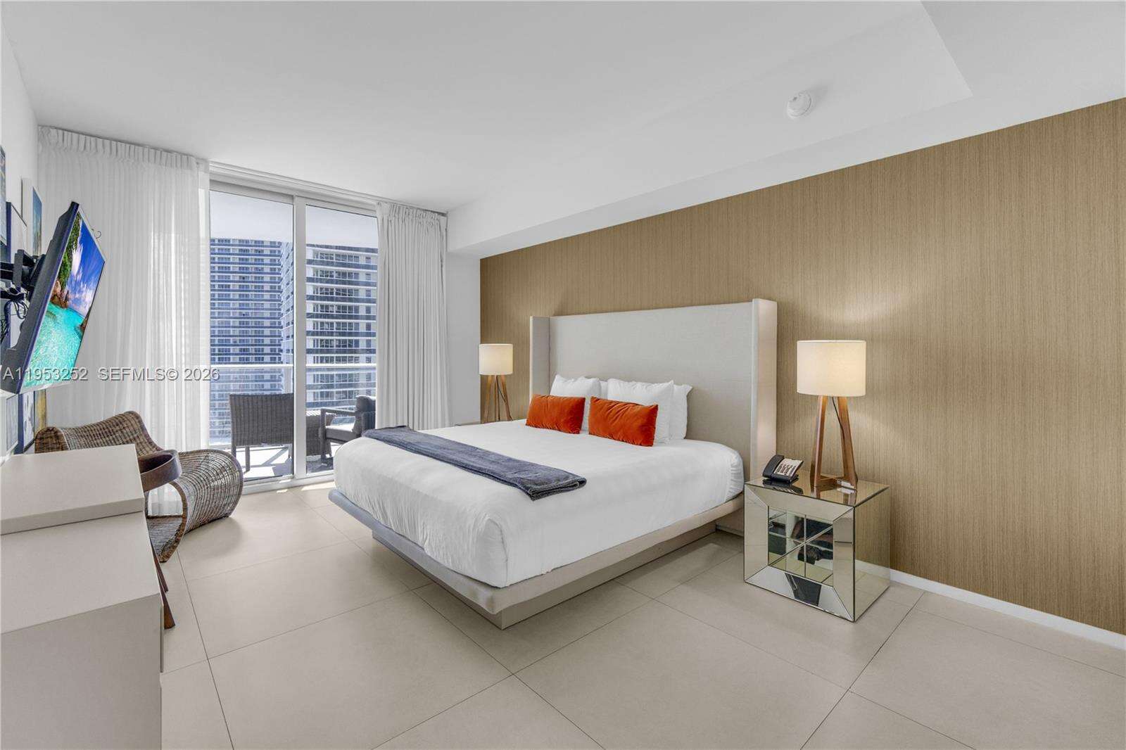 Hyde Resort at 4111 Ocean Dr, Hollywood, FL 33019 - For Sale photo 12
