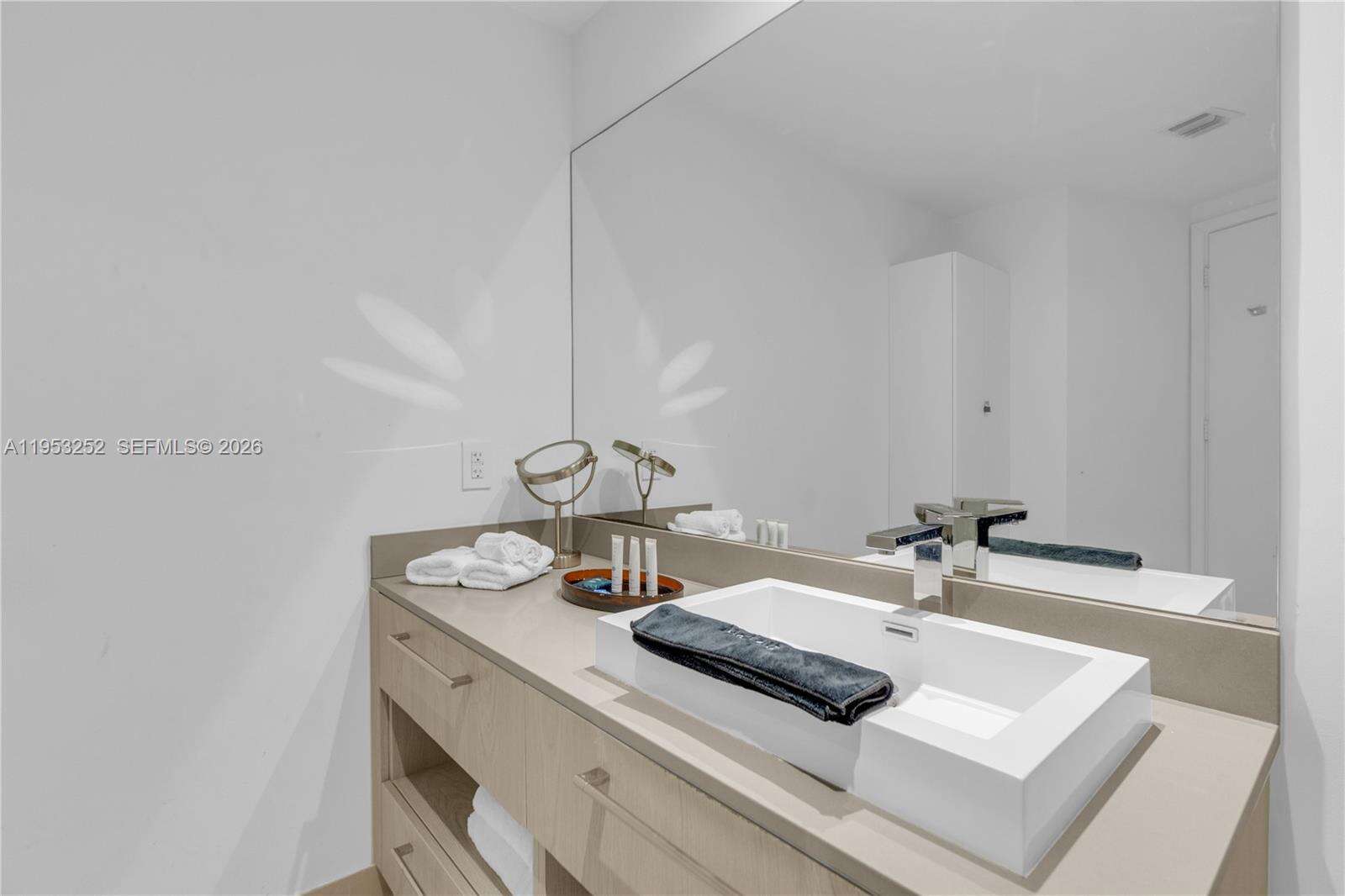 Hyde Resort at 4111 Ocean Dr, Hollywood, FL 33019 - For Sale photo 16