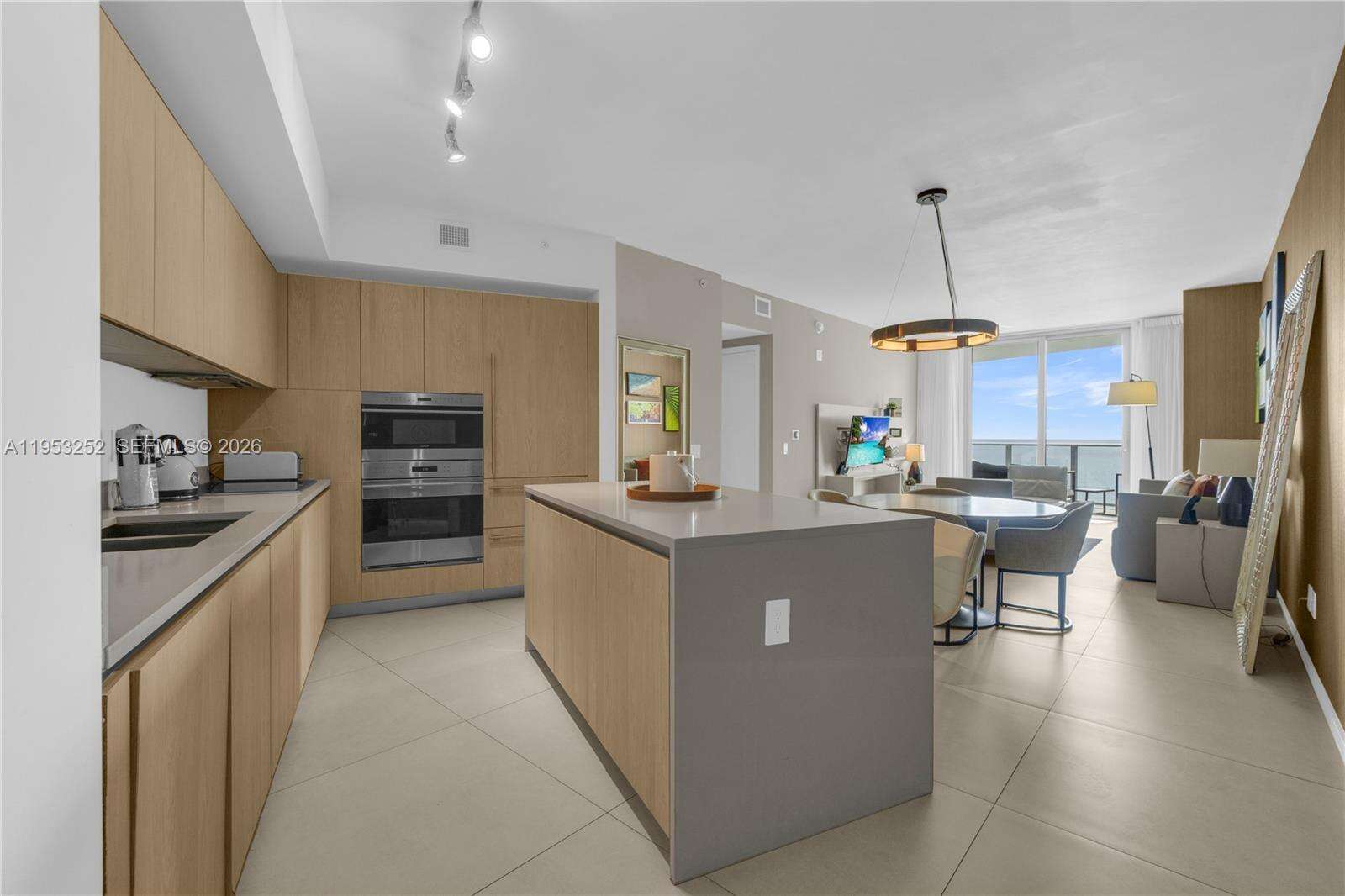 Hyde Resort at 4111 Ocean Dr, Hollywood, FL 33019 - For Sale photo 4