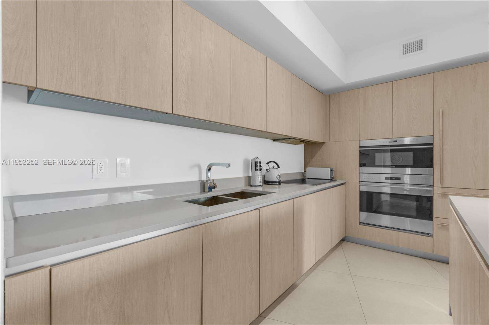 Hyde Resort at 4111 Ocean Dr, Hollywood, FL 33019 - For Sale photo 5