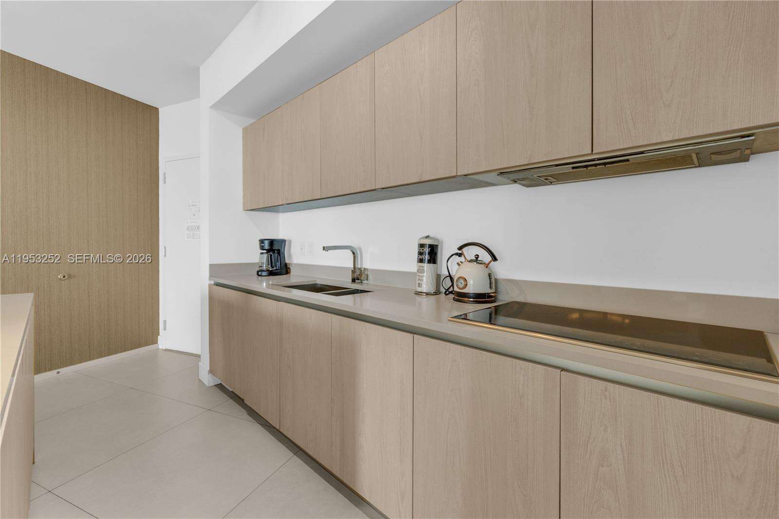 Hyde Resort at 4111 Ocean Dr, Hollywood, FL 33019 - For Sale photo 6