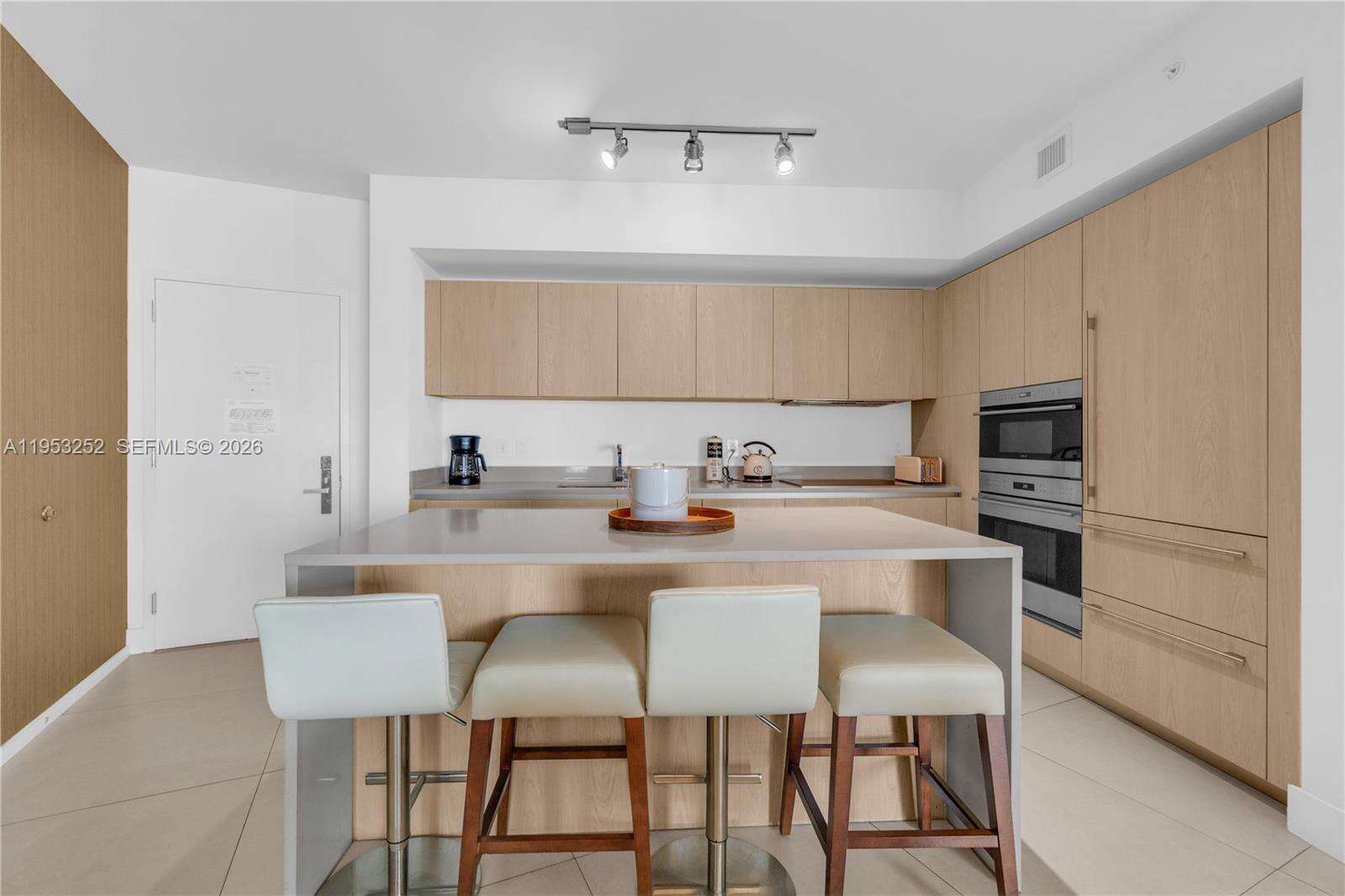 Hyde Resort at 4111 Ocean Dr, Hollywood, FL 33019 - For Sale photo 10