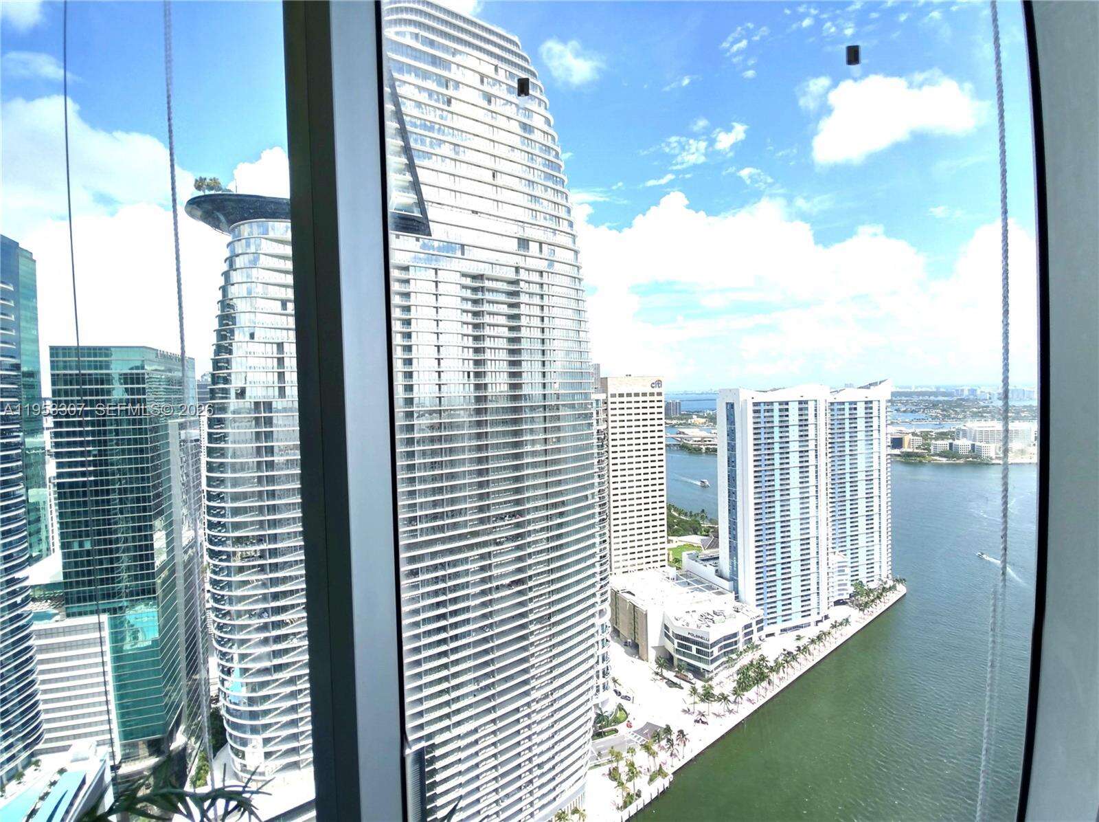 ICONBRICKELL CONDO NO 1 - 465 Brickell Ave, Miami, FL 33131 | Picture 7