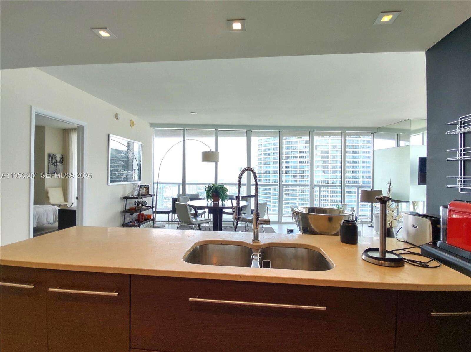 ICONBRICKELL CONDO NO 1 - 465 Brickell Ave, Miami, FL 33131 | Picture 8