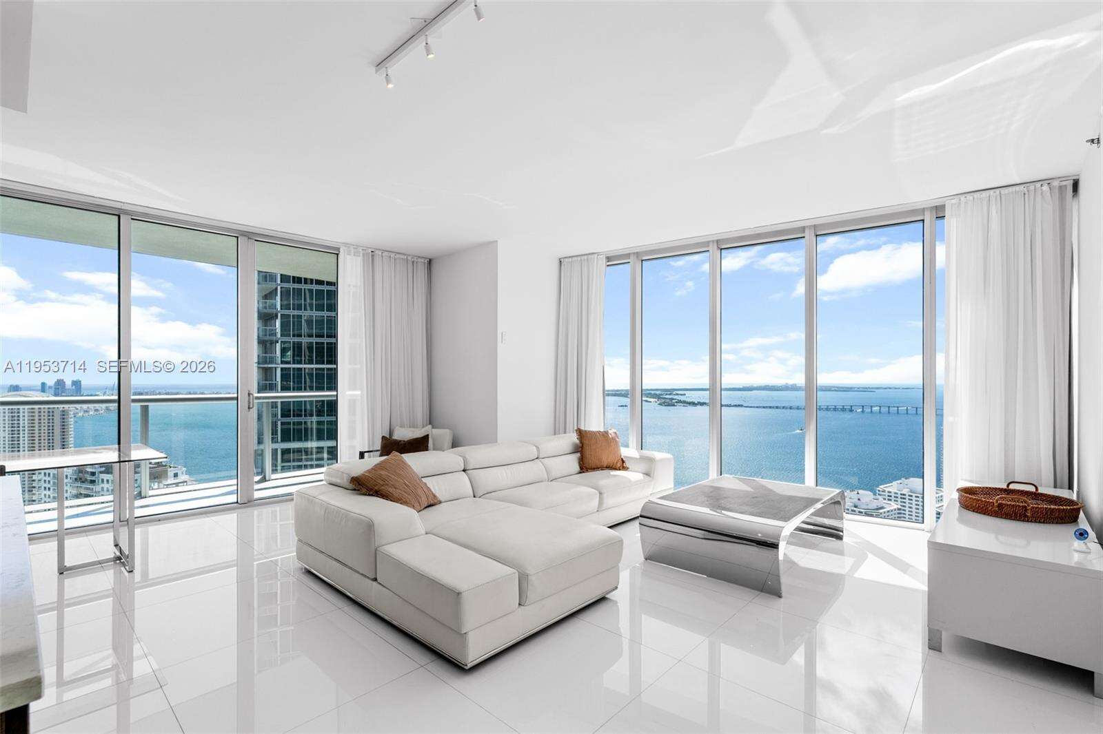 ICON BRICKELL CONDO NO 3 - 485 Brickell Ave, Miami, FL 33131 | Picture 1