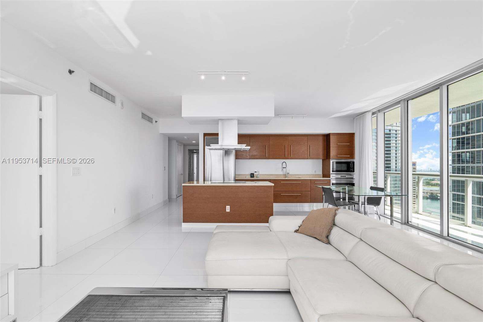 ICON BRICKELL CONDO NO 3 - 485 Brickell Ave, Miami, FL 33131 | Picture 21