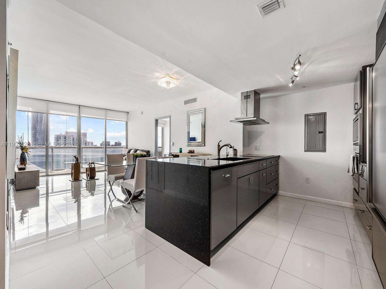 ICON BRICKELL NO TWO - 495 Brickell Ave, Miami, FL 33131 | Picture 3