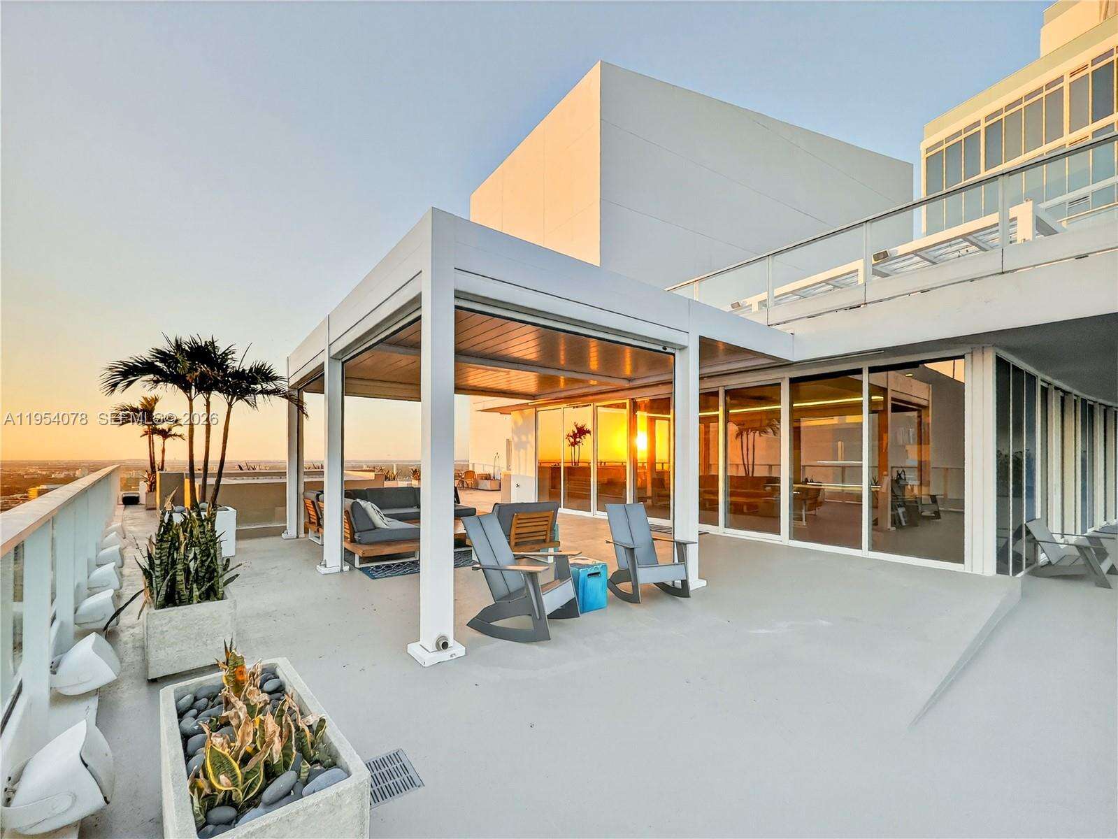 PARAMOUNT BAY - 2020 Bayshore Dr, Miami, FL 33137 | Picture 14