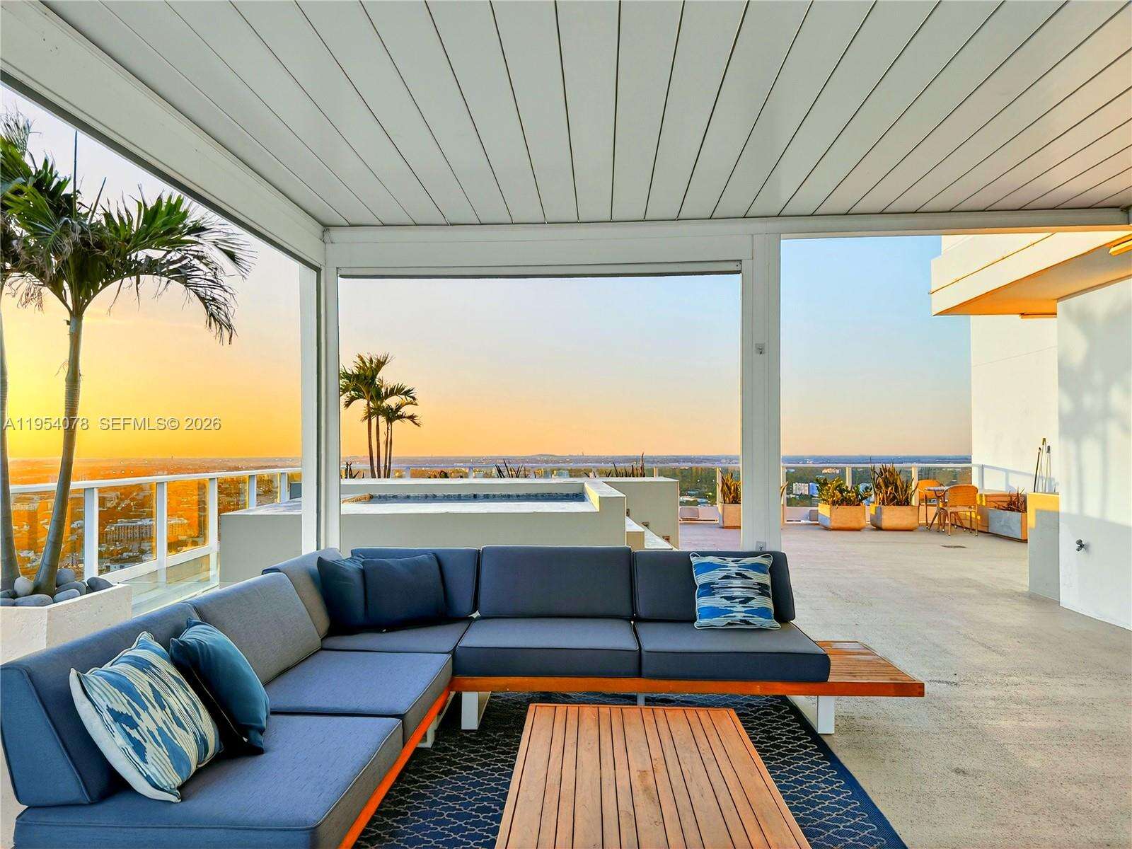 PARAMOUNT BAY - 2020 Bayshore Dr, Miami, FL 33137 | Picture 18