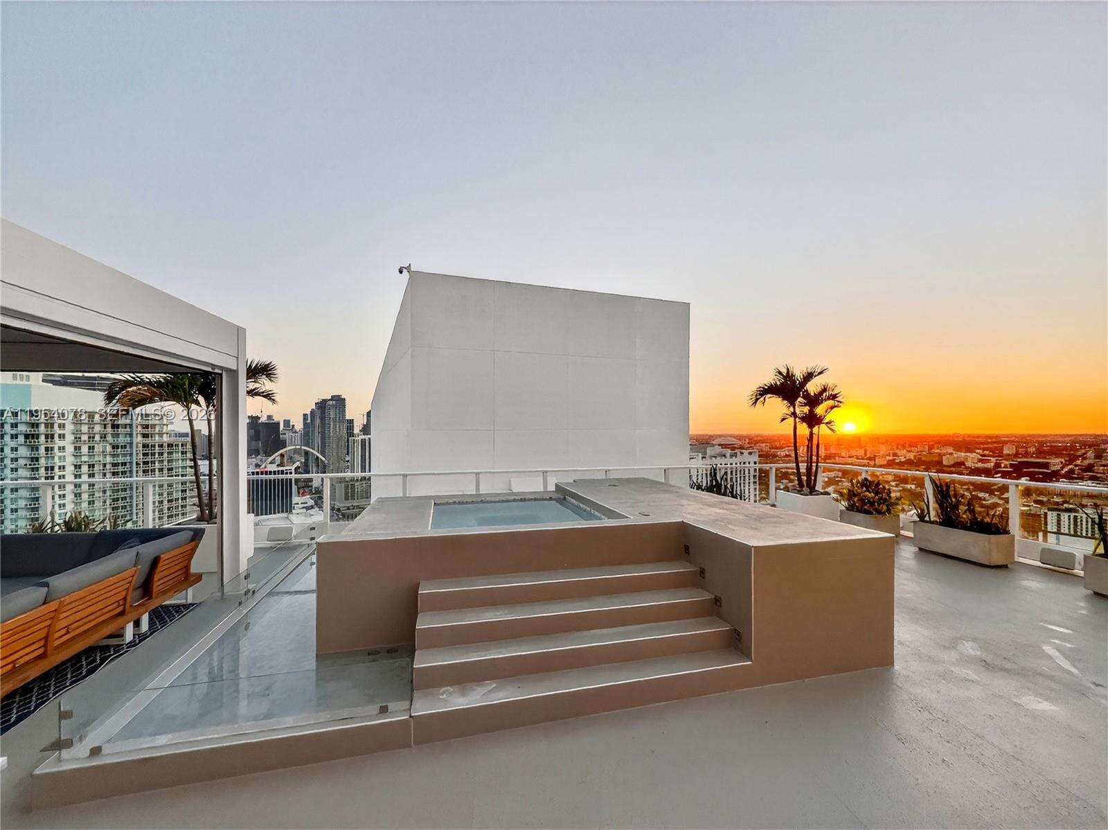 PARAMOUNT BAY - 2020 Bayshore Dr, Miami, FL 33137 | Picture 19