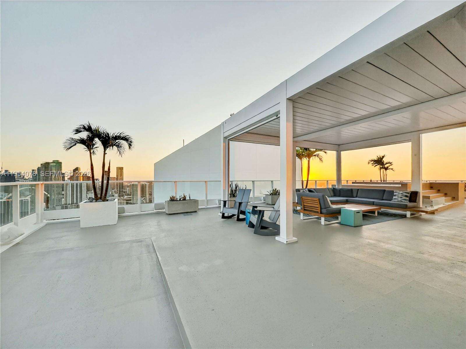 PARAMOUNT BAY - 2020 Bayshore Dr, Miami, FL 33137 | Picture 28