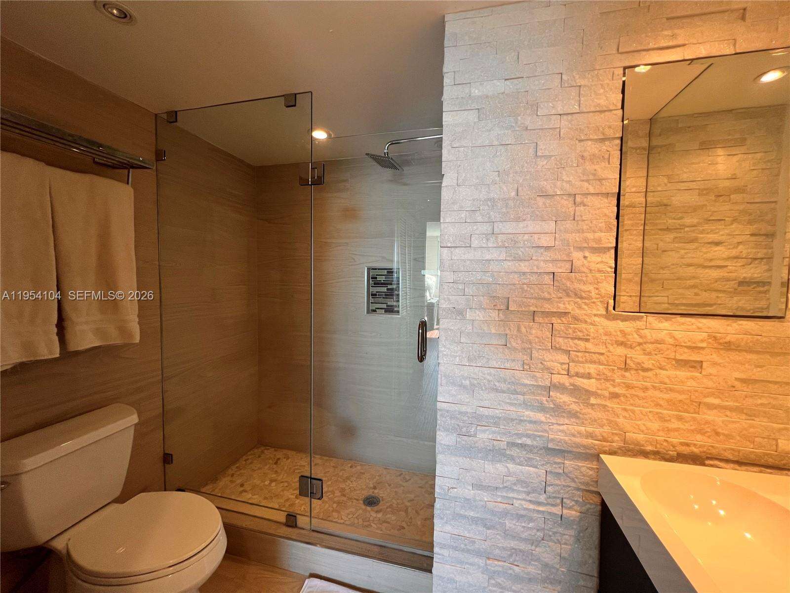 YACHT CLUB AT PORTOFINO - 90 Alton Rd, Miami Beach, FL 33139 | Picture 10