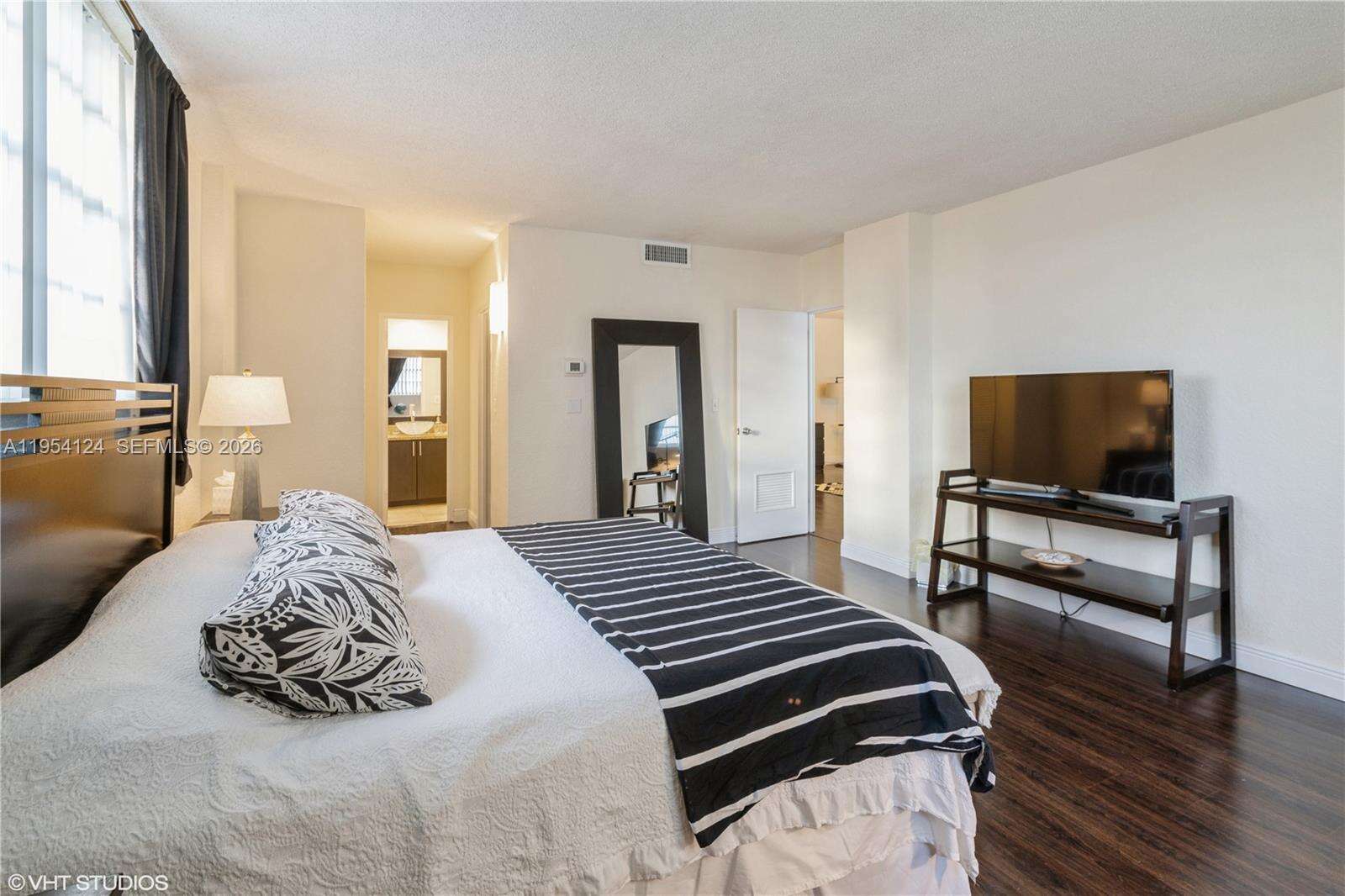 Sian Ocean Residences at 4001 Ocean Dr, Hollywood, FL 33019 - For Sale photo 3