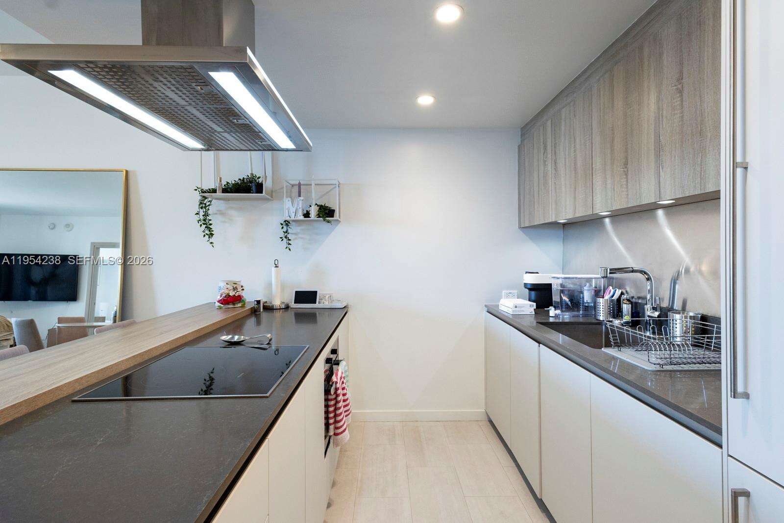 Brickell Flatiron at 1000 Brickell Plz, Miami, FL 33131 - For Sale photo 4